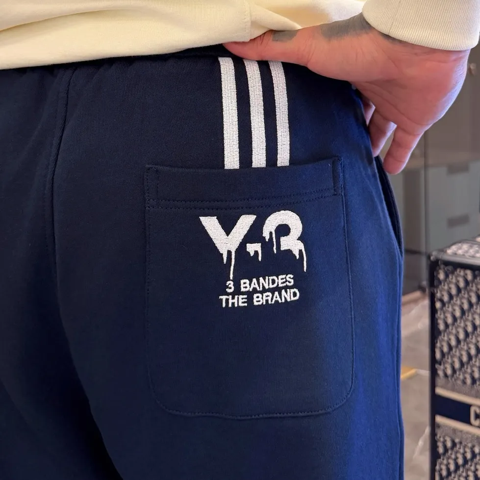 Y 3 [Higher version] The latest products for autumn and winter 2026, available at the counter simultaneously, original goods, fashionable casual trousers and casual pants, using imported original fabrics, top-grade embroidery 🪡 craft letter pattern logo, original hardware accessories decoration, simple yet fashionable, fashionable and handsome upper body, Sizes: M-3XL