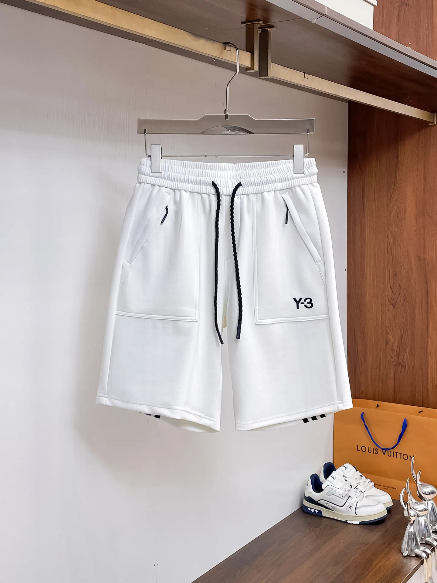 Y 3 Complete three standards 2026 summer New Arrival men's casual shorts, advanced custom-made Breathable fabric Breathable fabric with high elasticity and comfort, impeccable details, top-grade accessories, original logo design concept, delicate and soft feel! The upper body shape is awesome! Size: M-XXXL Please state your height and weight when ordering