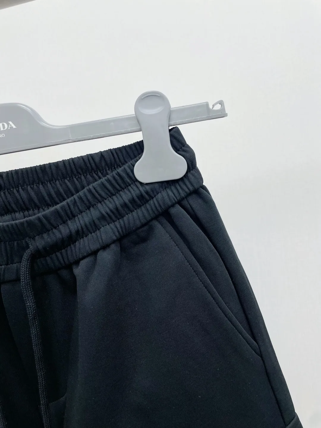 Y 3 Yohji Yamamoto 2026 Spring and Summer New Arrival signature ✍️ letter brand LOGO casual shorts DDD official website for sale simultaneously. Brand Classic LOGO casual pants, customized fabrics, excellent comfort and strong touch. Highly recognisable, perfect appearance and craftsmanship. Size:M-3XL
