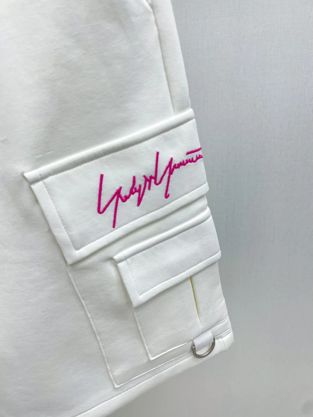 Y 3 Yohji Yamamoto 2026 Spring and Summer New Arrival signature ✍️ letter brand LOGO casual shorts DDD official website for sale simultaneously. Brand Classic LOGO casual pants, customized fabrics, excellent comfort and strong touch. Highly recognisable, perfect appearance and craftsmanship. Size:M-3XL