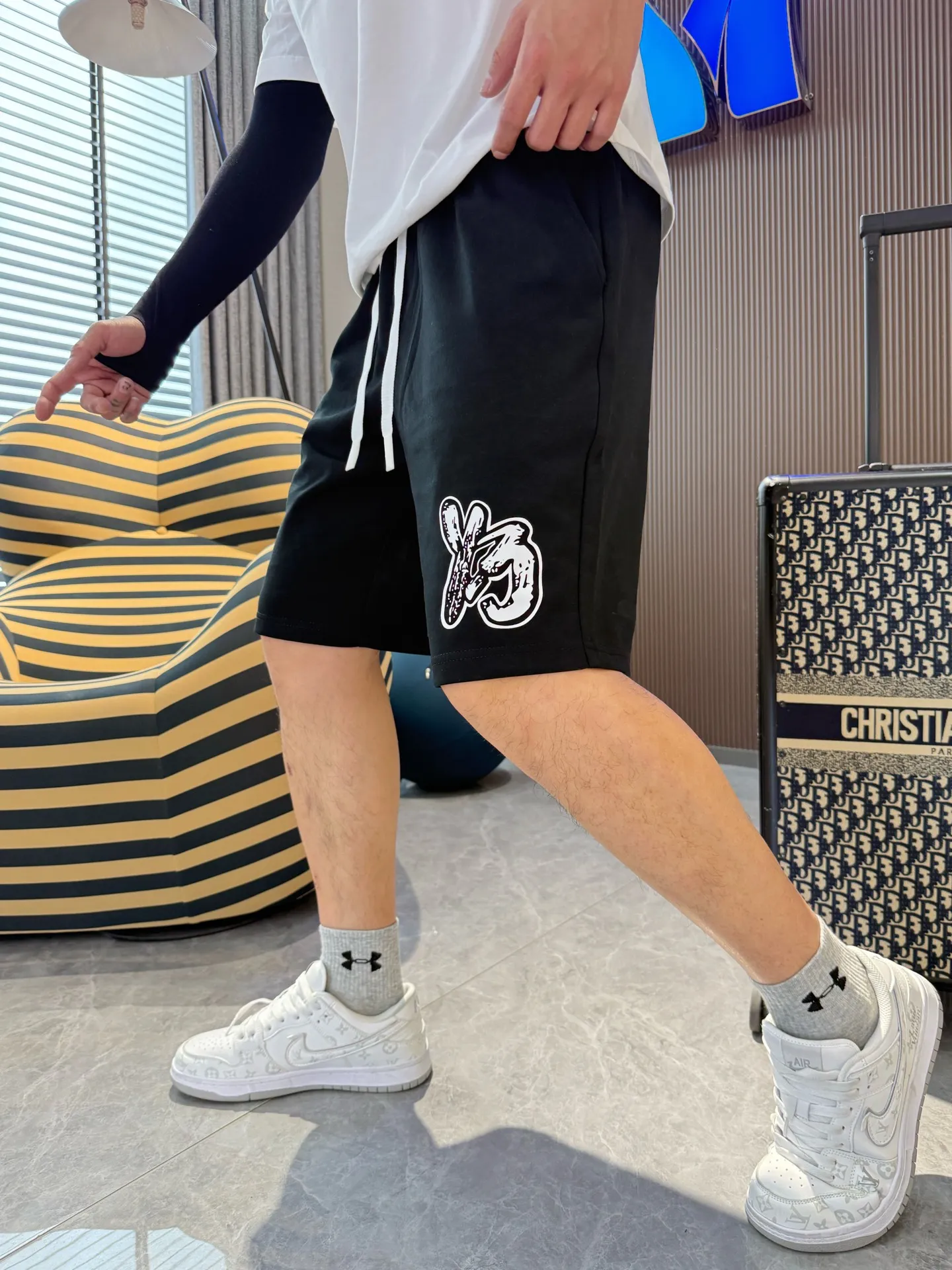 Y 3 Complete three standards 2026 summer New Arrival men's casual shorts, advanced custom-made Breathable fabric Breathable fabric with high elasticity and comfort, impeccable details, top-grade accessories, original logo design concept, delicate and soft feel! The upper body shape is awesome! Size: M-XXXL Please state your height and weight when ordering