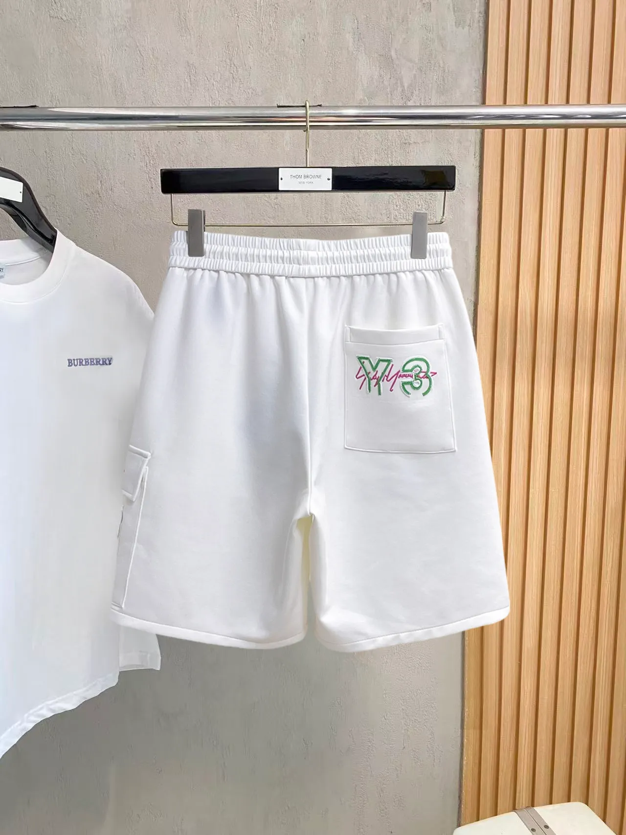 Y 3 Complete three standards 2026 summer New Arrival men's casual shorts, advanced custom-made Breathable fabric Breathable fabric with high elasticity and comfort, impeccable details, top-grade accessories, original logo design concept, delicate and soft feel! The upper body fit is awesome! Size: M-XXXL Please state your height and weight when ordering