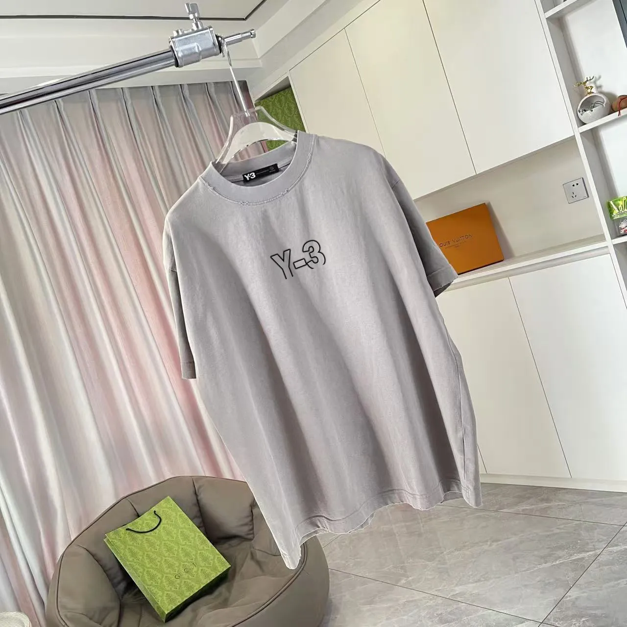 Y-3 2025 Summer New Arrival Washed gradient old and worn Personalized letter logo printing Short-sleeved T-shirt Customized fabric g Men and women Same Style Size: S M L XL XXL Five sizes Color: Black Gray Gradient black Gradient red