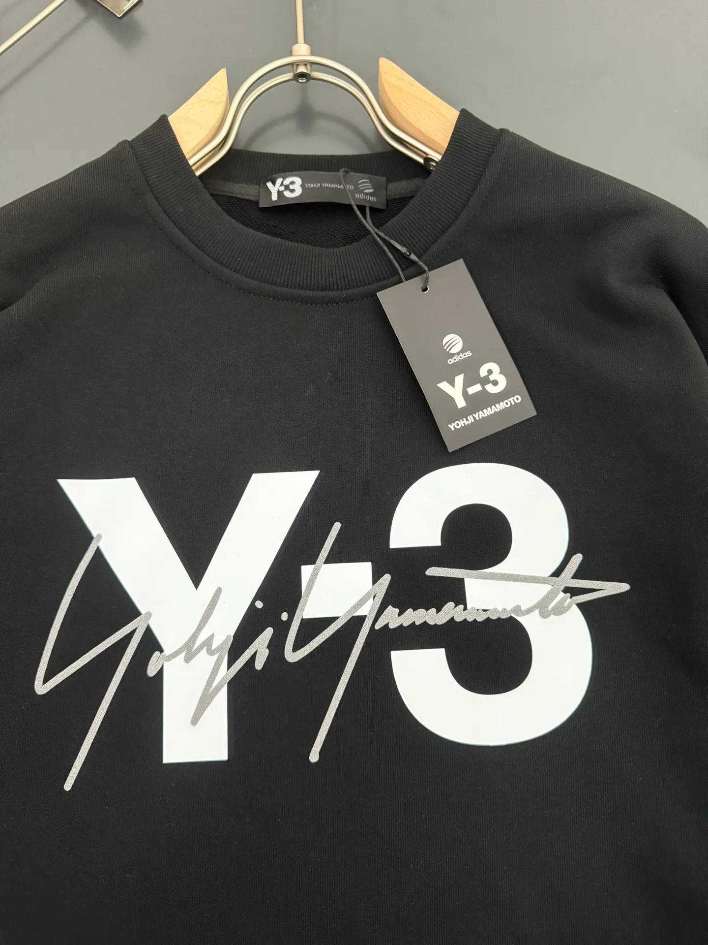Y-3*Yoji Yamamoto*The most New Arrival round neck fashion long-sleeved sweatshirt in autumn and winter, foam ➕ printing process logo design, pure cotton fabric! Comfortable against the skin, durable and easy to wear, meticulous original craftsmanship, a must-have for casual Versatile Sizes S M L XL XXL