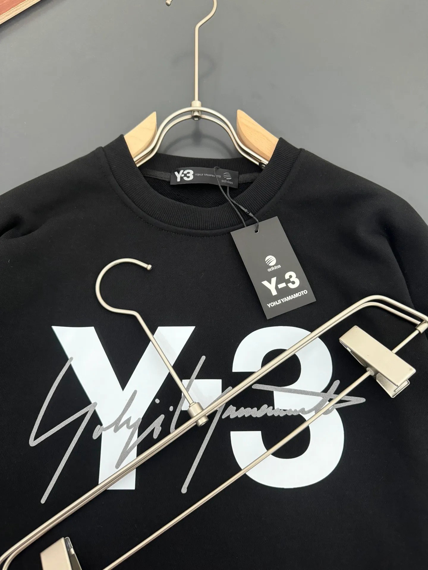 Y-3*Yoji Yamamoto*The most New Arrival round neck fashion long-sleeved sweatshirt in autumn and winter, foam ➕ printing process logo design, pure cotton fabric! Comfortable against the skin, durable and easy to wear, meticulous original craftsmanship, a must-have for casual Versatile Sizes S M L XL XXL