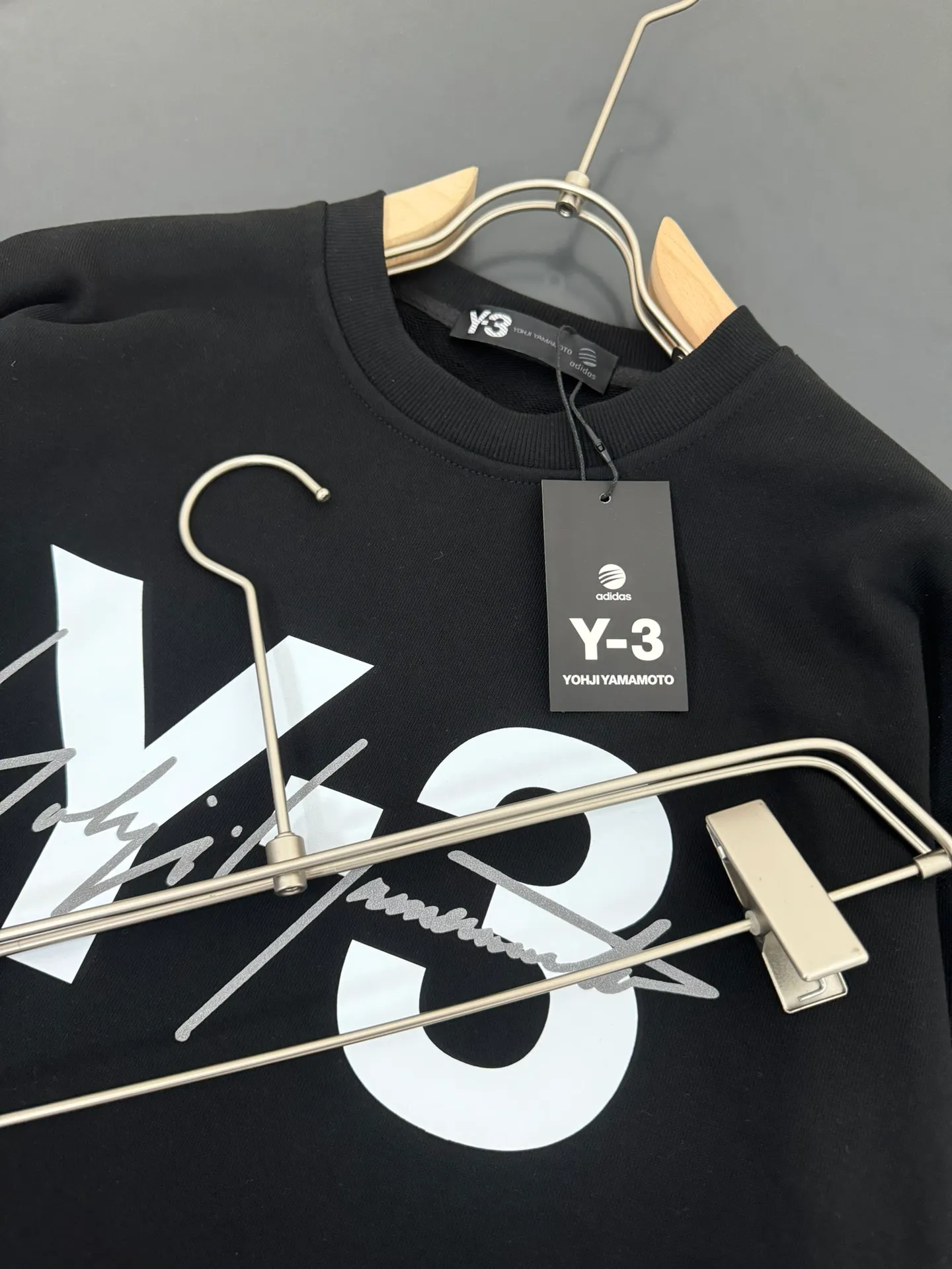 Y-3*Yoji Yamamoto*The most New Arrival round neck fashion long-sleeved sweatshirt in autumn and winter, foam ➕ printing process logo design, pure cotton fabric! Comfortable against the skin, durable and easy to wear, meticulous original craftsmanship, a must-have for casual Versatile Sizes S M L XL XXL