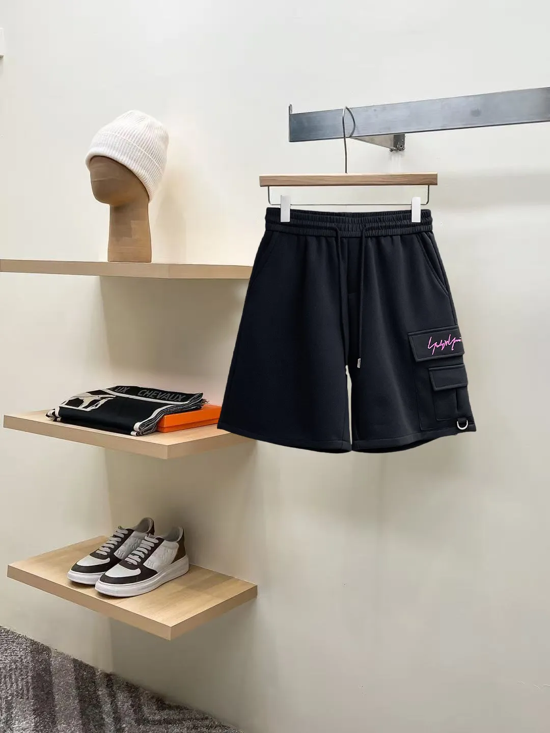 Y 3 Complete three standards 2026 summer New Arrival men's casual shorts, advanced custom-made Breathable fabric Breathable fabric with high elasticity and comfort, impeccable details, top-grade accessories, original logo design concept, delicate and soft feel! The upper body fit is awesome! Size: M-XXXL Please state your height and weight when ordering