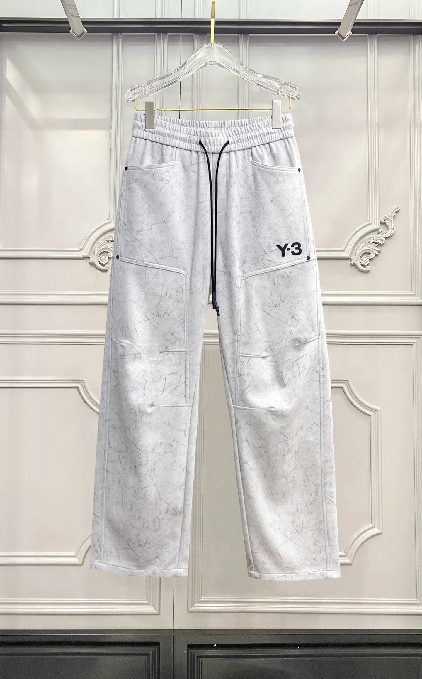Y 3 🆕2026 spring New Arrival trousers and casual pants🎁 are on sale simultaneously on the official website. Brand Classic LOGO casual pants, customized fabrics, excellent comfort and strong touch. Highly recognisable, perfect appearance and craftsmanship. Size:M-3XL