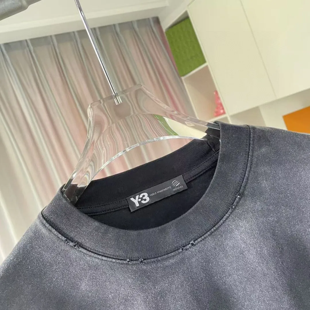 Y-3 2025 Summer New Arrival Washed gradient old and worn Personalized letter logo printing Short-sleeved T-shirt Customized fabric g Men and women Same Style Size: S M L XL XXL Five sizes Color: Black Gray Gradient black Gradient red