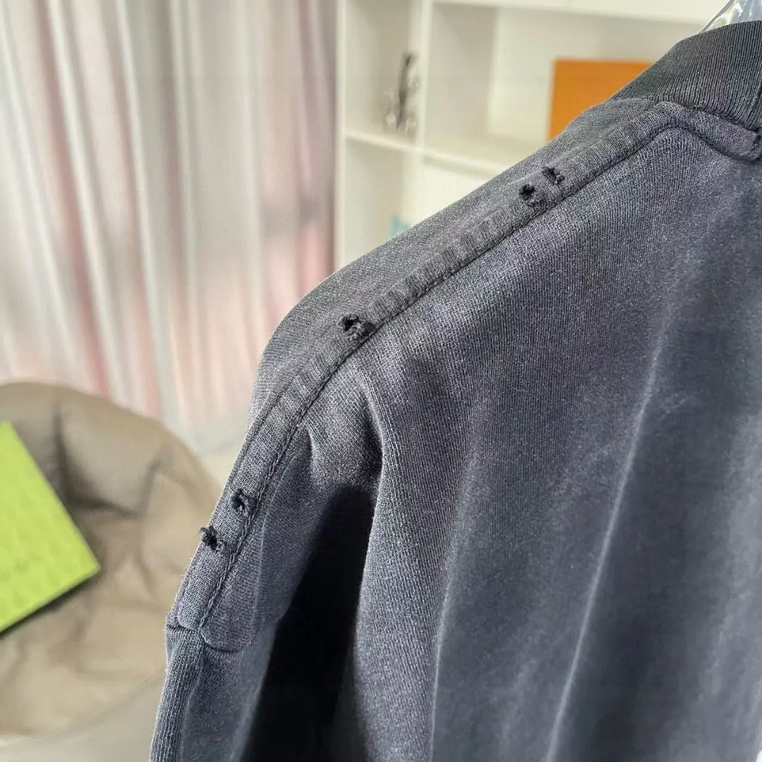 Y-3 2025 Summer New Arrival Washed gradient old and worn Personalized letter logo printing Short-sleeved T-shirt Customized fabric g Men and women Same Style Size: S M L XL XXL Five sizes Color: Black Gray Gradient black Gradient red