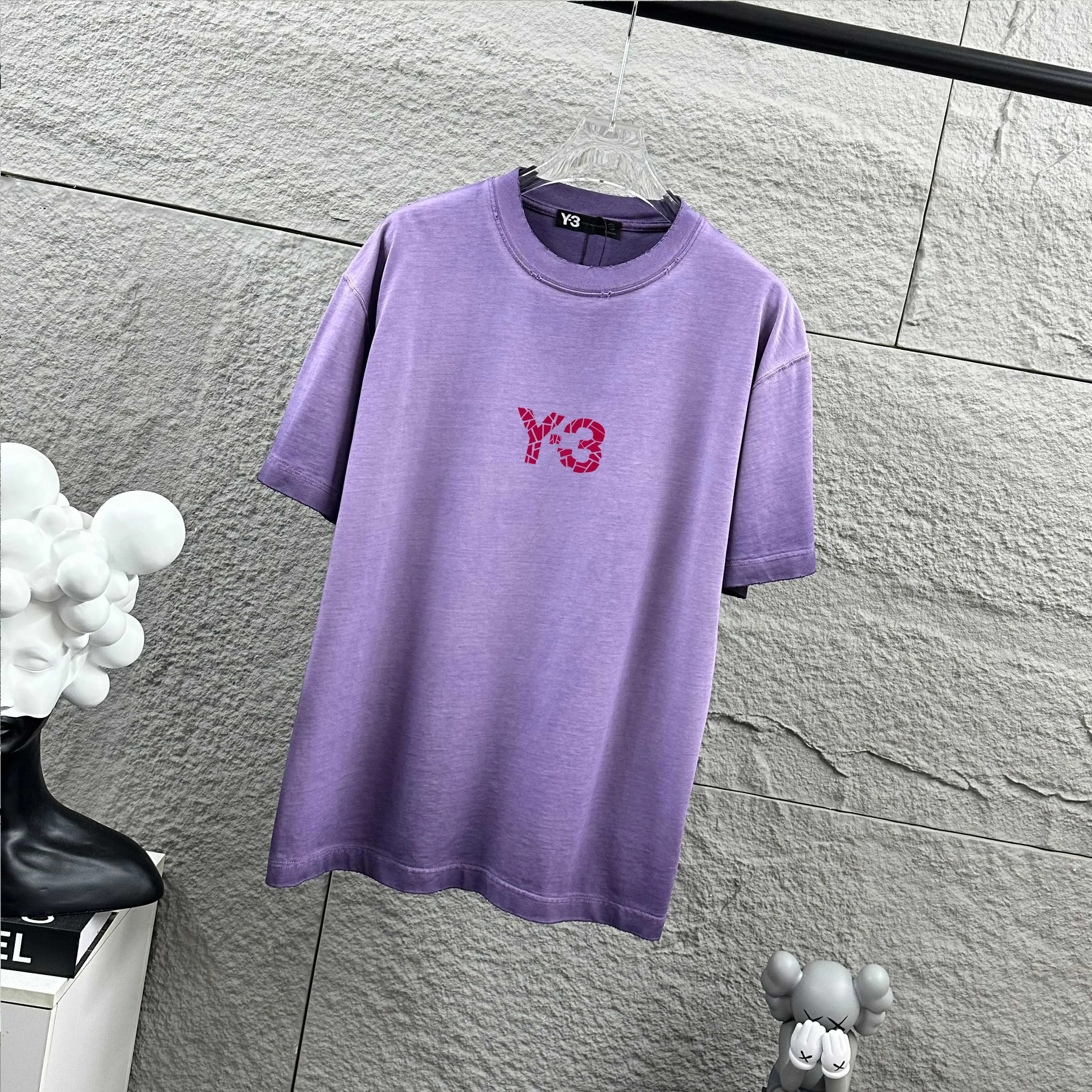 Y 3* Yamamoto Yo*ji 2025 Spring and Summer New Arrival Heavy-duty worn washed style with distressed letters three-dimensional flocking technology Customized pure cotton fabric Short-sleeved T-shirt Men and women Same Style Color: Washed gray Washed purple Washed black Washed pink Size: S size (100-140 catties) M size (130-160 catties) L size (150-175 catties) XL size (160-185 pounds) XXL (180 pounds)