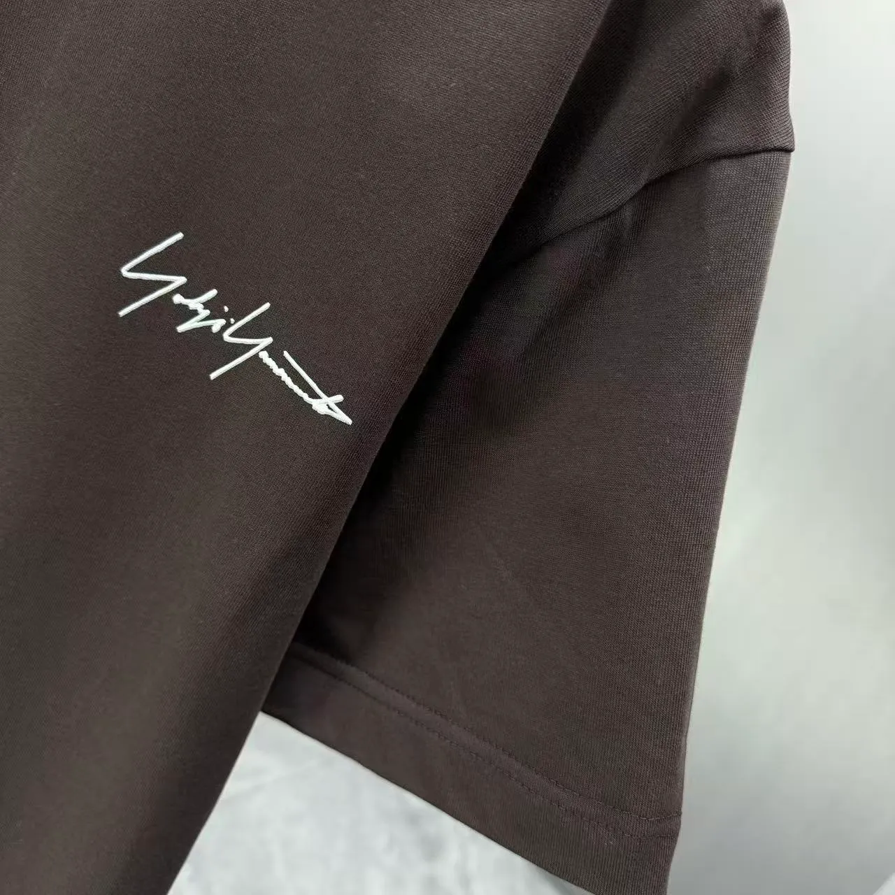 Y 3 Yohji Yamamoto 2026 Spring and Summer New Arrival short-sleeved T-shirt Customized cotton letter logo printing Color: Black White Color Sizes: S M L XL XXL
