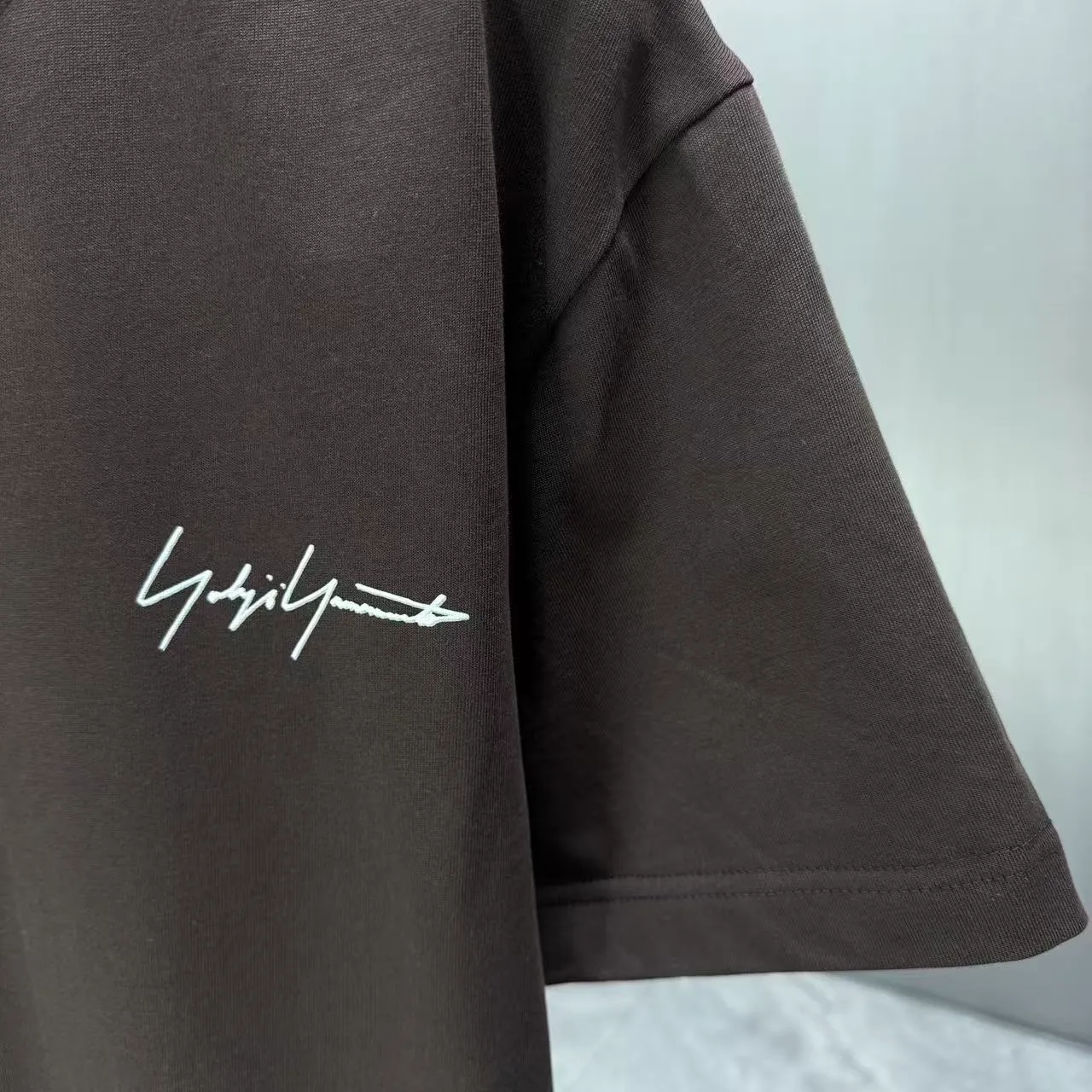Y 3 Yohji Yamamoto 2026 Spring and Summer New Arrival short-sleeved T-shirt Customized cotton letter logo printing Color: Black White Color Sizes: S M L XL XXL