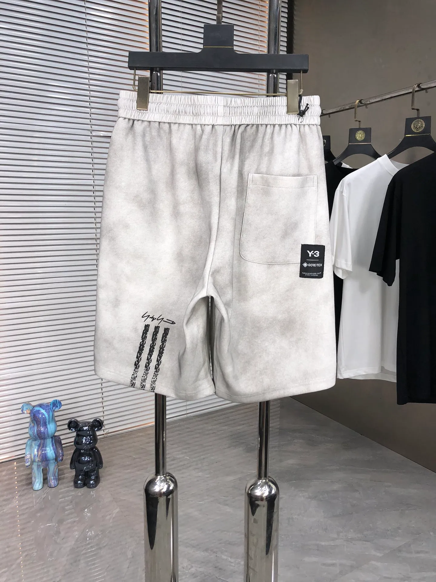 y 3 High-end Shorts Series 2026 Summer New Arrival Men's Fashion Casual Shorts High Quality Customized Original Fabric, Special Handle, Super Texture Comfortable and Soft Breathable w Casual and Loose Fit 3 Trend Frontline Size: M-3XL m wear 28.29