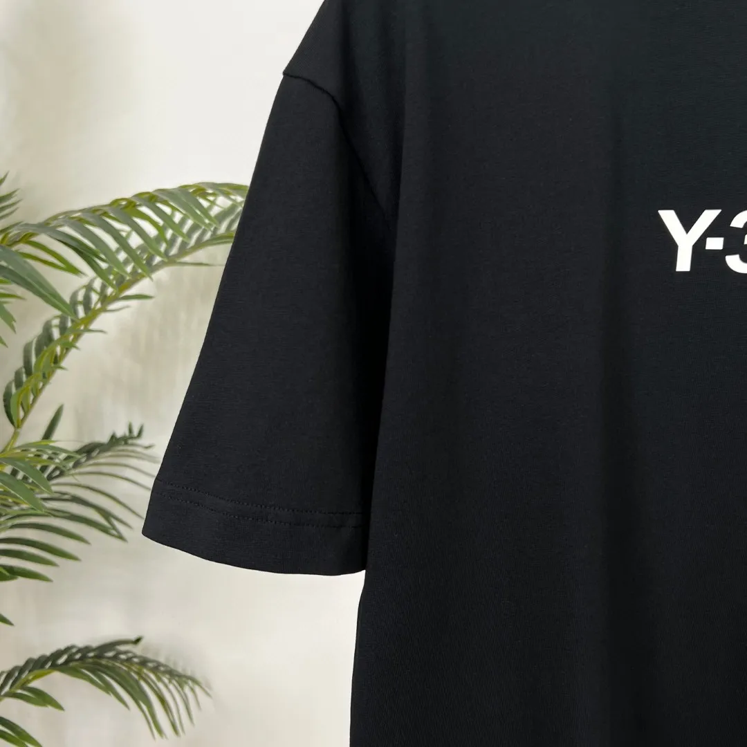 Y 3🌟Summer New Arrival🎽 is made of customized Salona fabric, which is super soft and skin-friendly! High-end logo printing and design embellishments, neat and detailed wiring on the inside, making the upper body fashionable! Premium Versatile model, quality is visible! Sizes: S-XXL Color: black, white