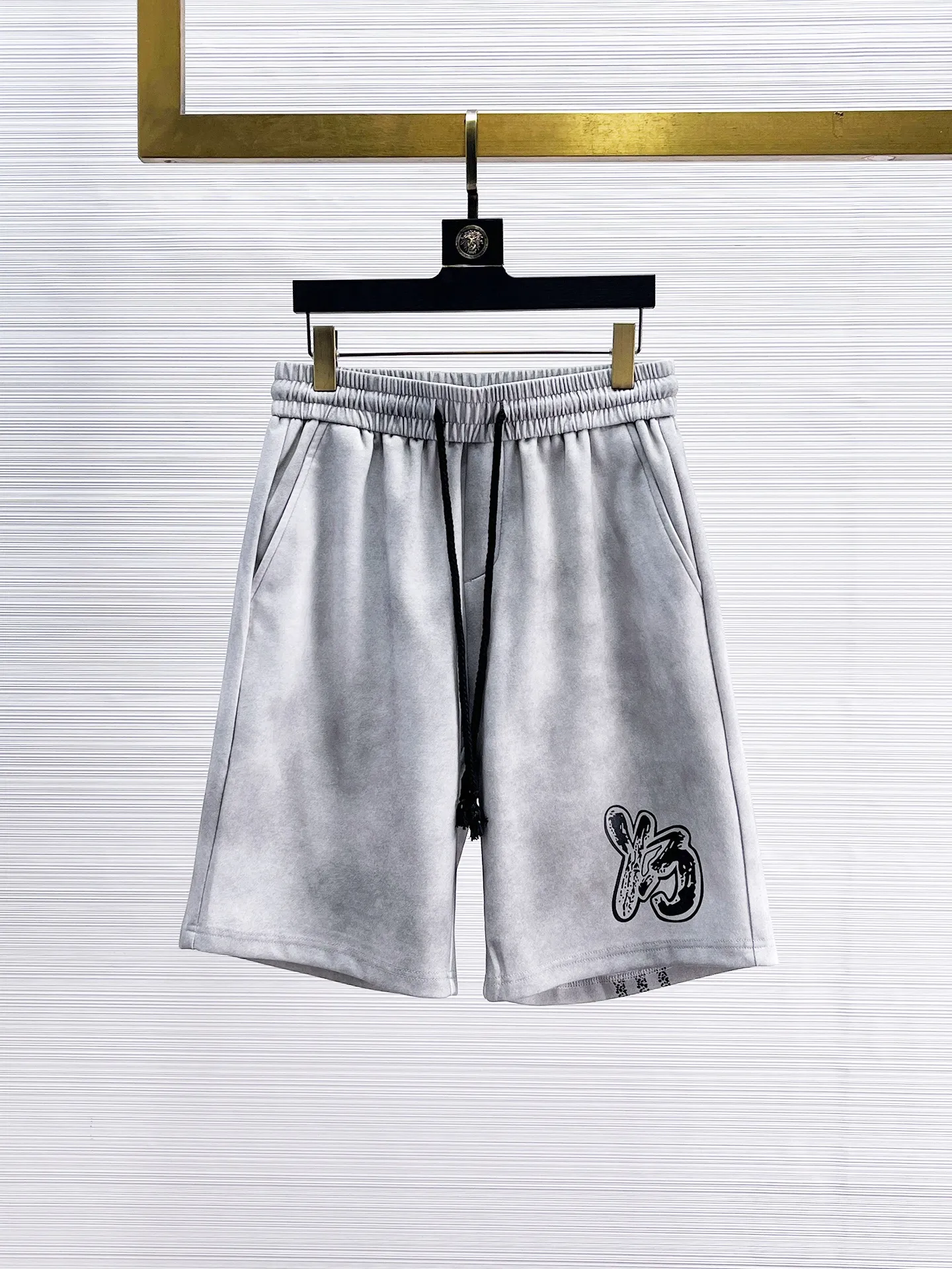 Y 3 Complete three standards 2026 summer New Arrival men's casual shorts, advanced custom-made Breathable fabric Breathable fabric with high elasticity and comfort, impeccable details, top-grade accessories, original logo design concept, delicate and soft feel! The upper body shape is awesome! Size: M-XXXL Please state your height and weight when ordering