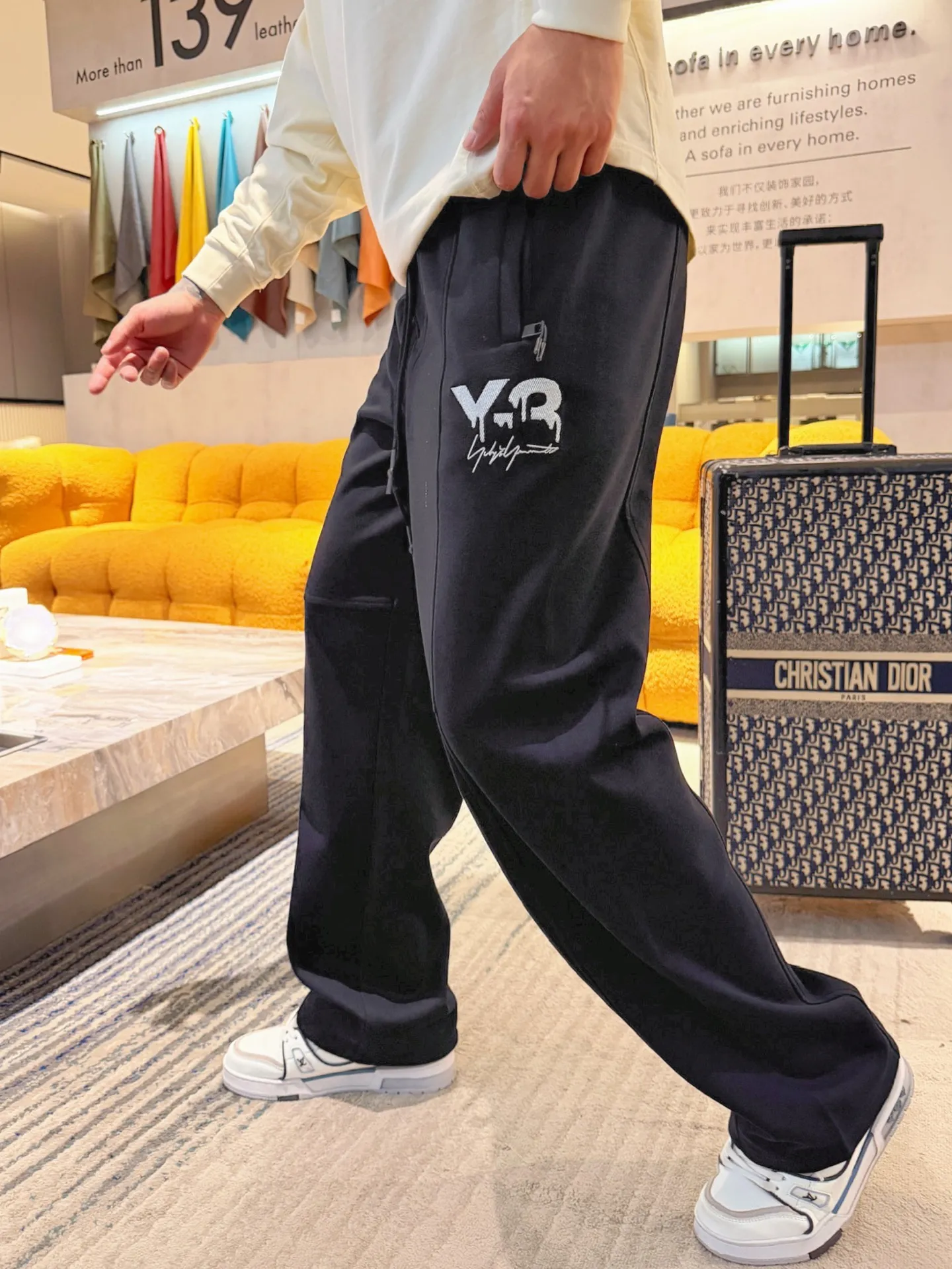 Y 3 [Higher version] The latest products for autumn and winter 2026, available at the counter simultaneously, original goods, fashionable casual trousers and casual pants, using imported original fabrics, top-grade embroidery 🪡 craft letter pattern logo, original hardware accessories decoration, simple yet fashionable, fashionable and handsome upper body, Sizes: M-3XL