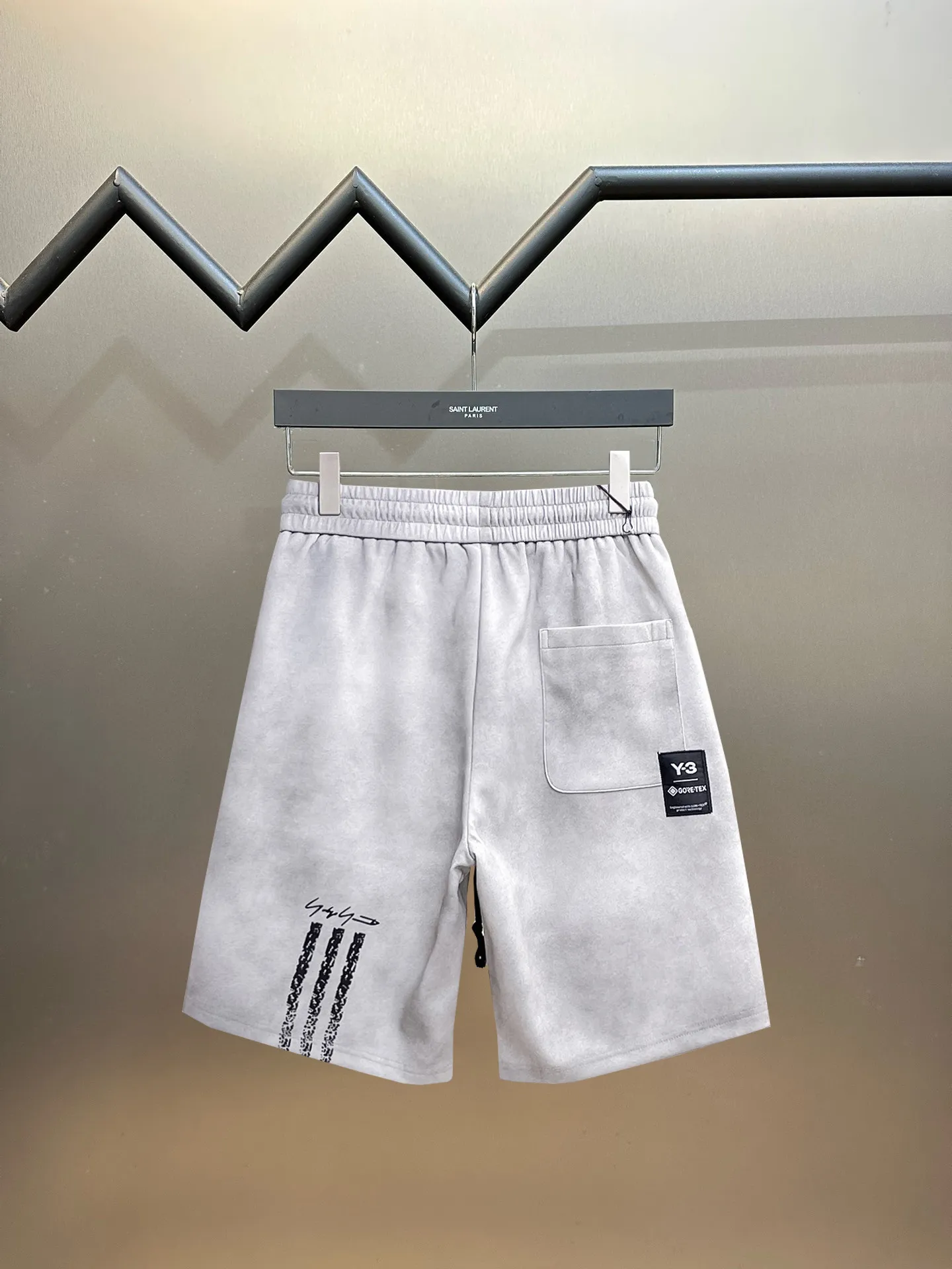 Y 3 Complete three standards 2026 summer New Arrival men's casual shorts, advanced custom-made Breathable fabric Breathable fabric with high elasticity and comfort, impeccable details, top-grade accessories, original logo design concept, delicate and soft feel! The upper body fit is awesome! Size: M-XXXL Please state your height and weight when ordering