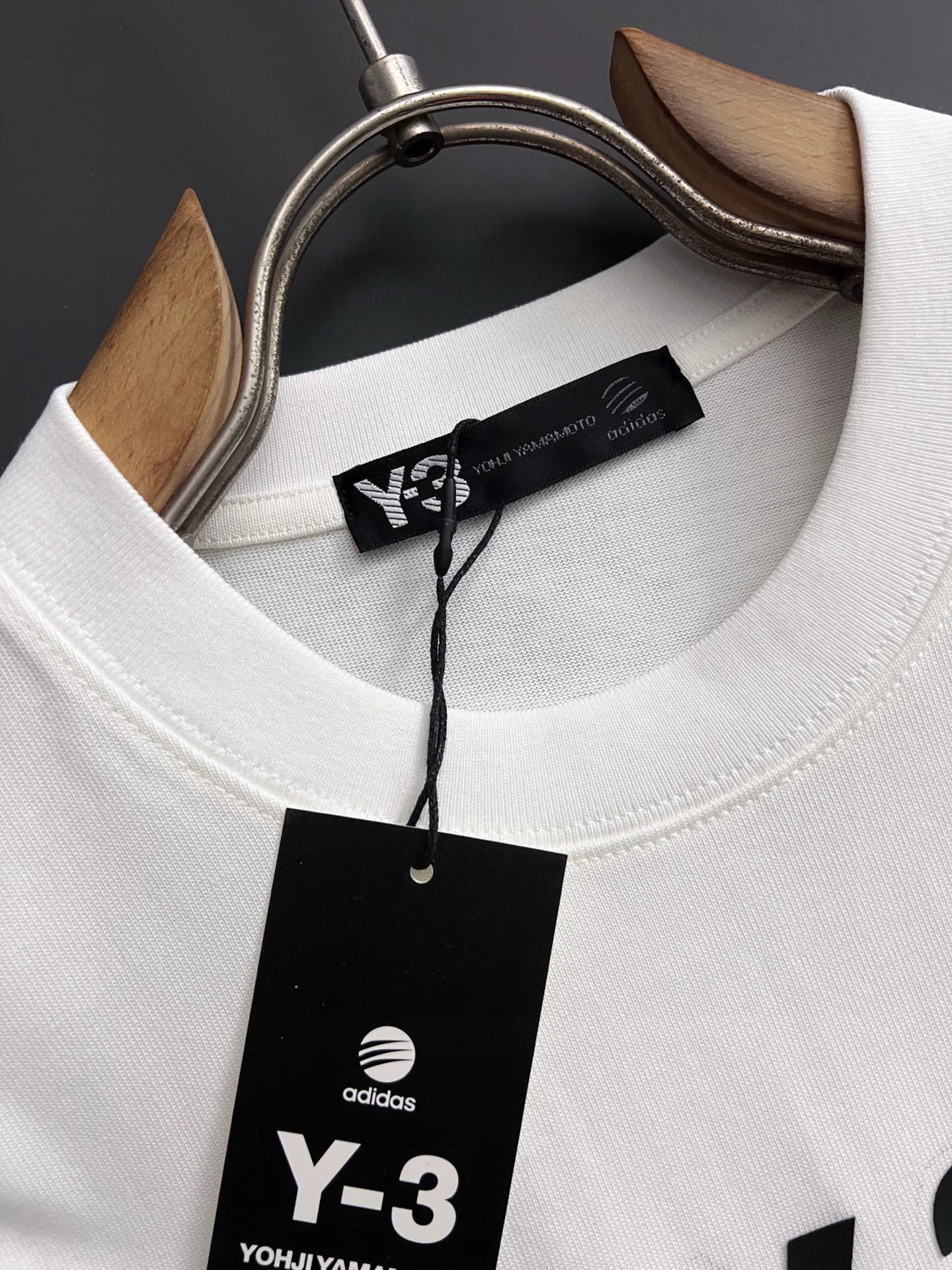 Style Y 3* latest exclusive Hot Sale】Heavy grams pure cotton double yarn) Hot Sale In Stock Four Seasons Series short-sleeved, simple basic wardrobe artifact, casual Versatile must-have style) first-class workmanship and texture, two colors recommended: White, Black,) slightly loose version M-3XL.