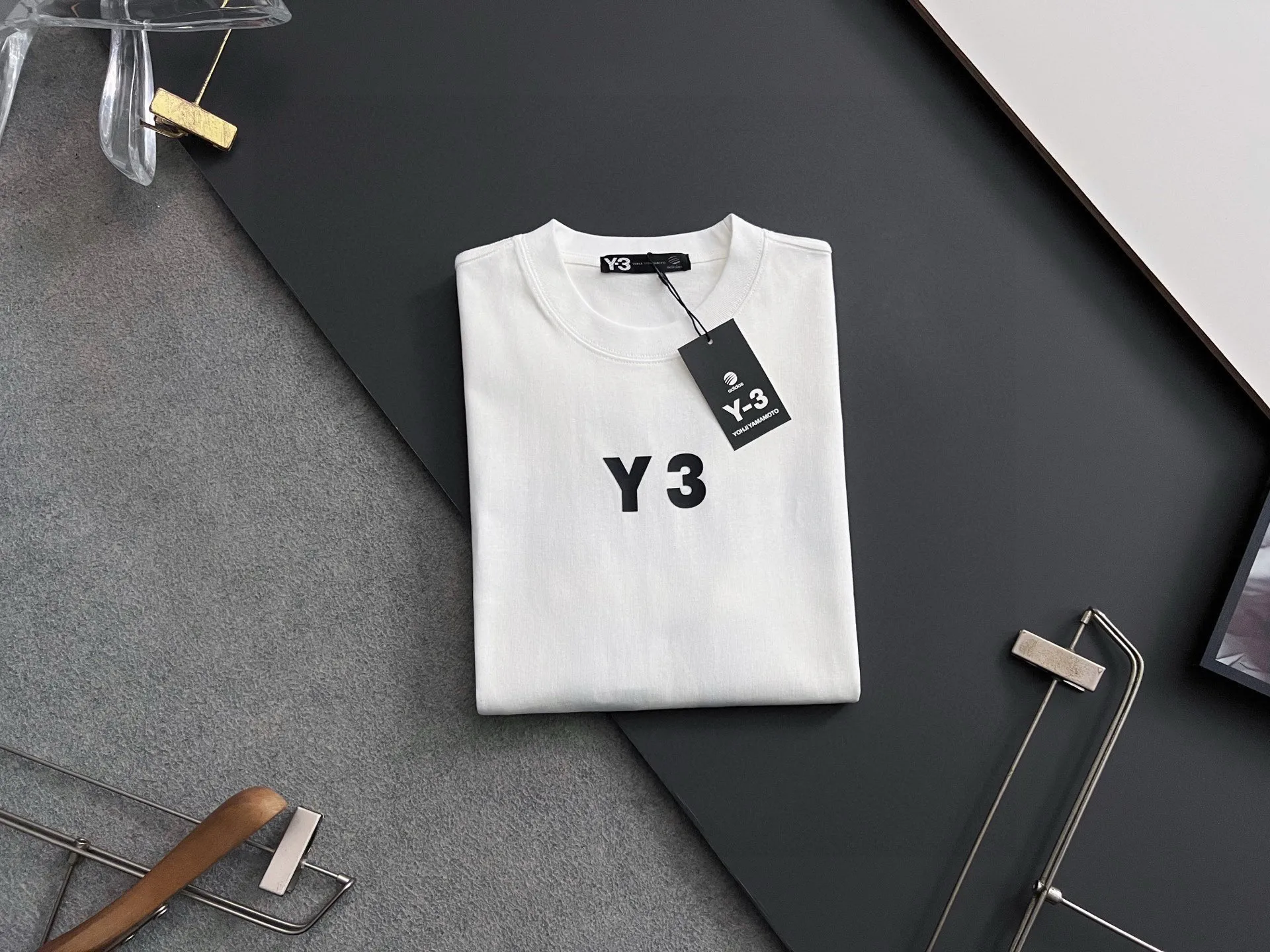 Style Y 3* latest exclusive Hot Sale】Heavy grams pure cotton double yarn) Hot Sale In Stock Four Seasons Series short-sleeved, simple basic wardrobe artifact, casual Versatile must-have style) first-class workmanship and texture, two colors recommended: White, Black,) slightly loose version M-3XL.