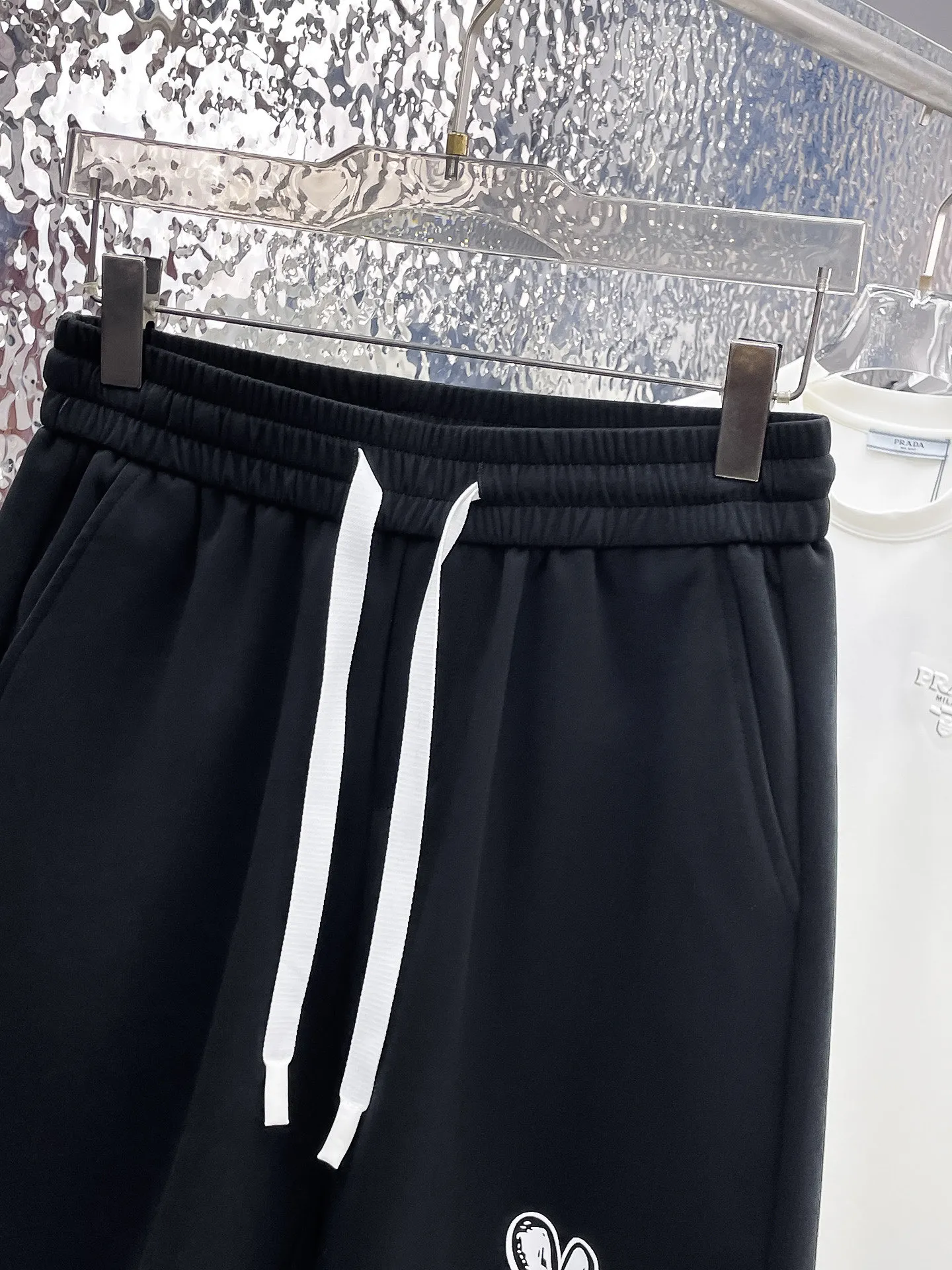 Y 3 Complete three standards 2026 summer New Arrival men's casual shorts, advanced custom-made Breathable fabric Breathable fabric with high elasticity and comfort, impeccable details, top-grade accessories, original logo design concept, delicate and soft feel! The upper body fit is awesome! Size: M-XXXL Please state your height and weight when ordering