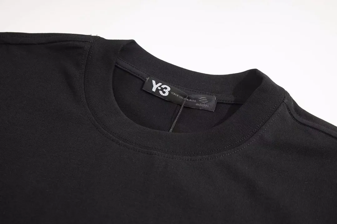 Y 3 is made of imported cotton material. The fabric has a soft touch and is close to the skin and comfortable to wear. The Classic patch-glued Y-3 letter pattern design on the chest is very novel and highly recognizable. Classic cut, not fussy, fashionable, Versatile and easy to wear! Same Style for men and women, color: Black Size XS-L