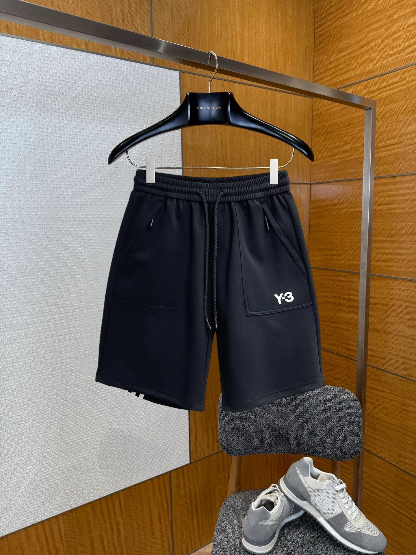Y 3 Complete three standards 2026 summer New Arrival men's casual shorts, advanced custom-made Breathable fabric Breathable fabric with high elasticity and comfort, impeccable details, top-grade accessories, original logo design concept, delicate and soft feel! The upper body fit is awesome! Size: M-XXXL Please state your height and weight when ordering