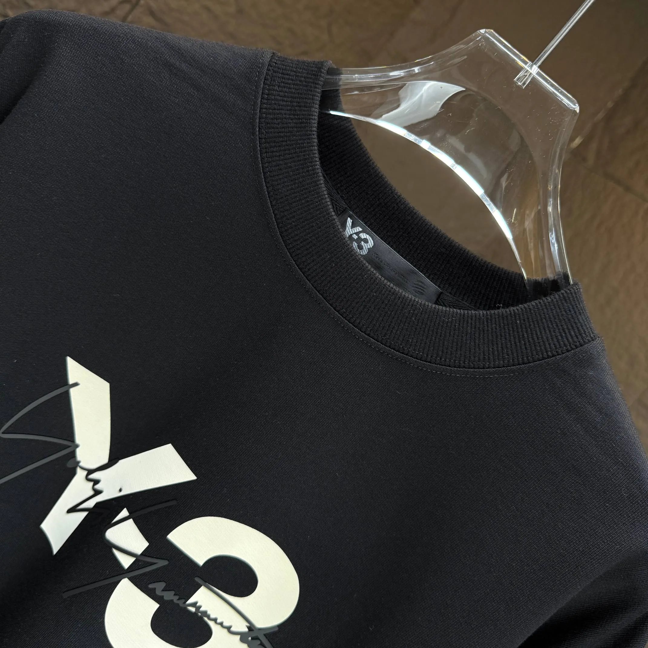Y 3 Yohji Yamamoto 2025 Autumn and Winter New Arrival round neck sweatshirt gram terry cotton letter logo printing + three-dimensional silicone signature Color: Black White Gray Sizes: S M L XL XXL
