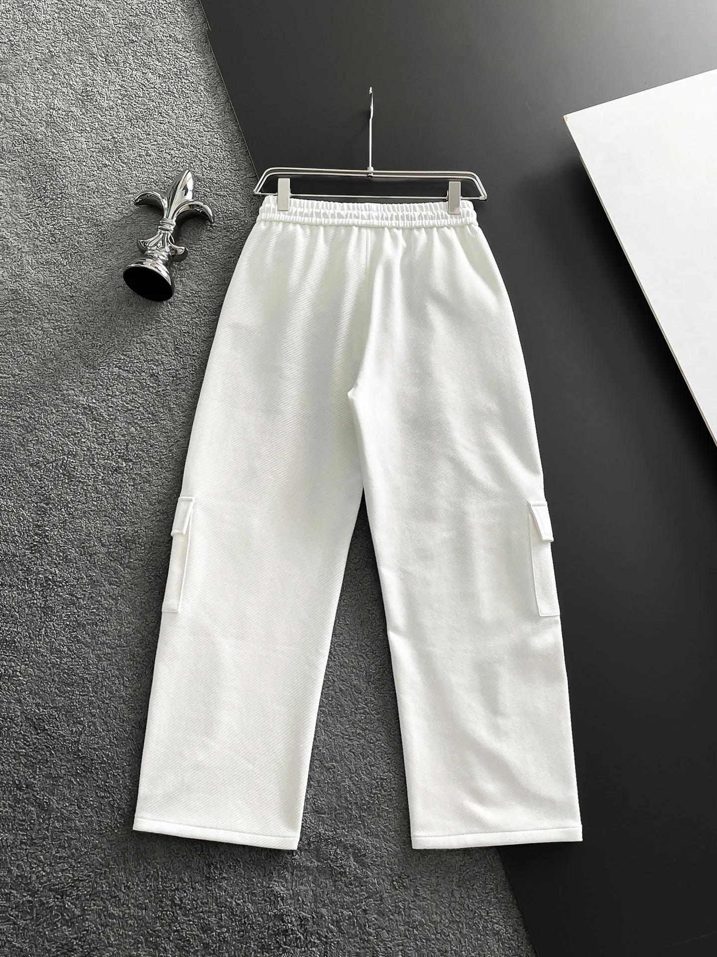 Y 3 [Higher version] The latest products for autumn and winter 2026, available at the counter simultaneously, original goods, fashionable casual trousers and casual pants, using imported original fabrics, top-grade embroidery 🪡 craft letter pattern logo, original hardware accessories decoration, simple yet fashionable, fashionable and handsome upper body, Sizes: M-3XL