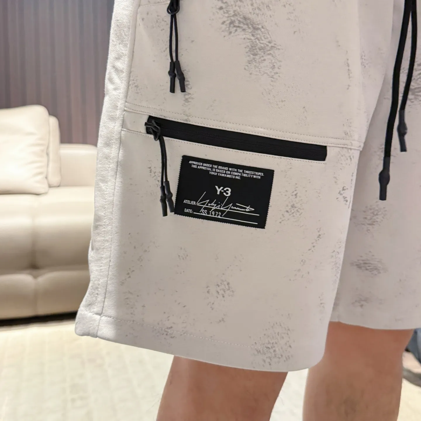 Y 3 Complete three standards 2026 summer New Arrival men's casual shorts, advanced custom-made Breathable fabric Breathable fabric with high elasticity and comfort, impeccable details, top-grade accessories, original logo design concept, delicate and soft feel! The upper body fit is awesome! Size: M-XXXL Please state your height and weight when ordering