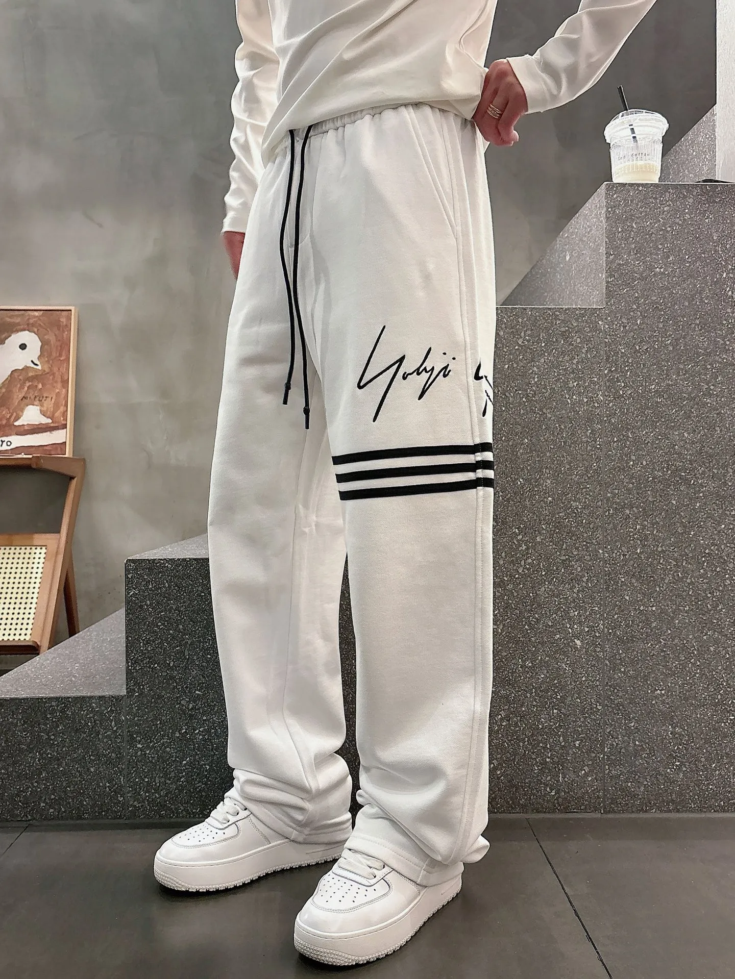 Y 3 [Higher version] The latest products for autumn and winter 2026, available at the counter simultaneously, original goods, fashionable casual trousers and casual pants, using imported original fabrics, top-grade embroidery 🪡 craft letter pattern logo, original hardware accessories decoration, simple yet fashionable, fashionable and handsome upper body, Sizes: M-3XL