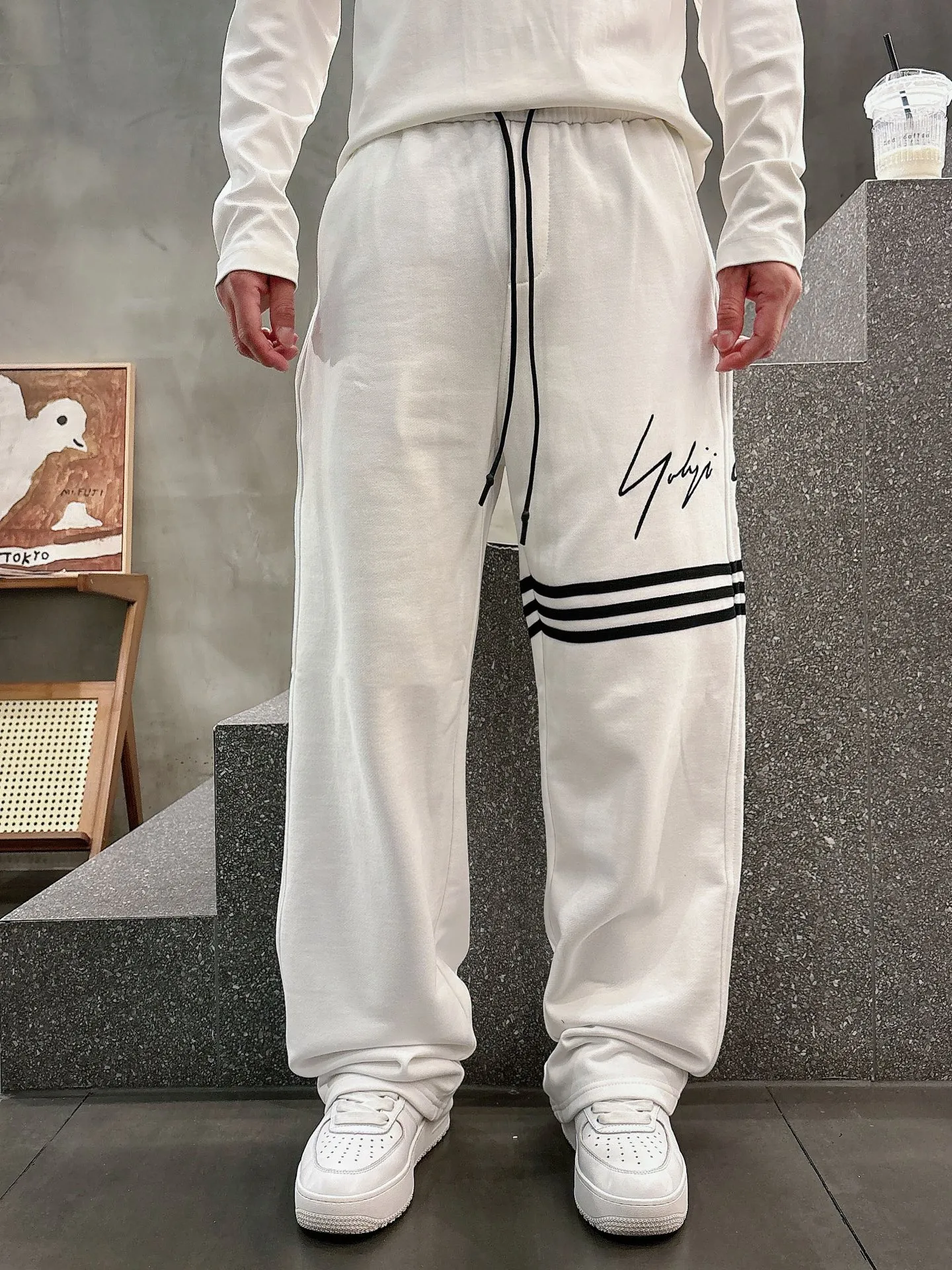 Y 3 [Higher version] The latest products for autumn and winter 2026, available at the counter simultaneously, original goods, fashionable casual trousers and casual pants, using imported original fabrics, top-grade embroidery 🪡 craft letter pattern logo, original hardware accessories decoration, simple yet fashionable, fashionable and handsome upper body, Sizes: M-3XL
