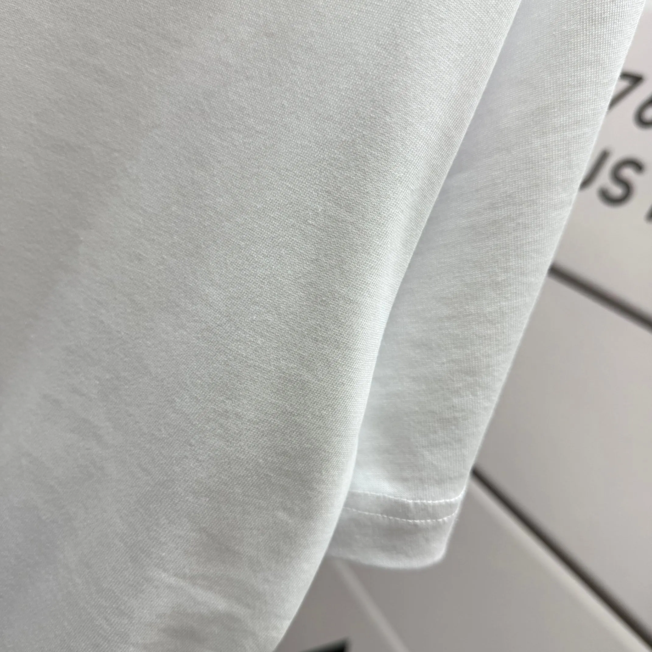 # 90 Y 3*Yamamoto*Yoji 2025 Spring and Summer New Arrival Simple signature letter thick plate silicone three-dimensional craftsmanship Y-3 Customized double yarn plain cotton fabric Short-sleeved T-shirt Men and women Same Style Size: S (90-130 pounds) M (120-150 pounds) L (140-165 pounds) XL (160-180 pounds) XXL (180 pounds) Color: Black White
