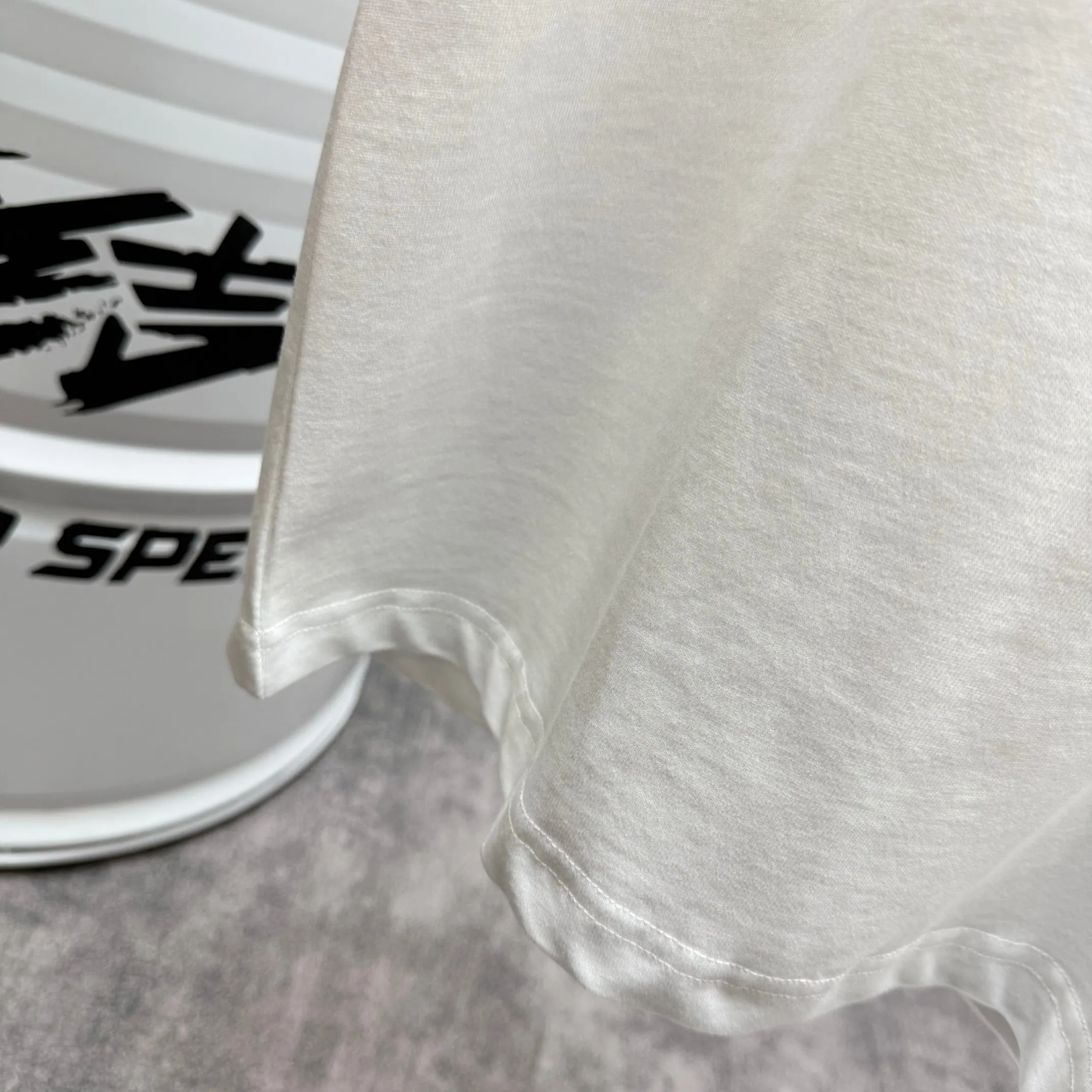# 90 Y 3*Yamamoto*Yoji 2025 Spring and Summer New Arrival Simple signature letter thick plate silicone three-dimensional craftsmanship Y-3 Customized double yarn plain cotton fabric Short-sleeved T-shirt Men and women Same Style Size: S (90-130 pounds) M (120-150 pounds) L (140-165 pounds) XL (160-180 pounds) XXL (180 pounds) Color: Black White