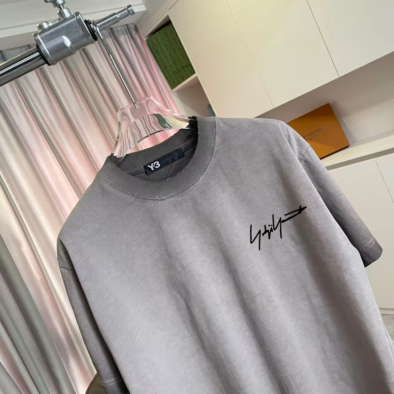 Y-3 2026 Summer New Arrival Washed, distressed, personalized letter logo print, short-sleeved T-shirt, customized fabric g Men and women Same Style Size: S M L XL XXL Five sizes Color: White Brown Purple Gray