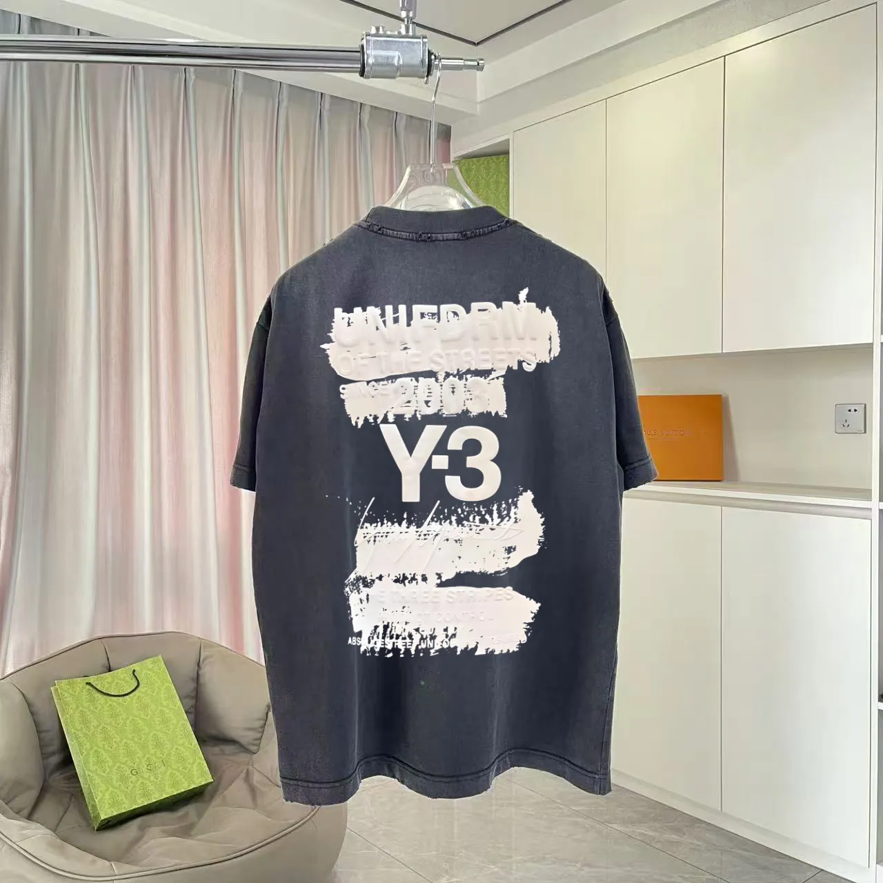 Y-3 2025 Spring and Summer New Arrival Washed Gradient Distressed Personalized Letter Logo Print Short Sleeve T-shirt Customized Fabric g Men and Women Same Style Size: S M L XL XXL Five Codes Color: Black Gray Gradient Black Gradient Red