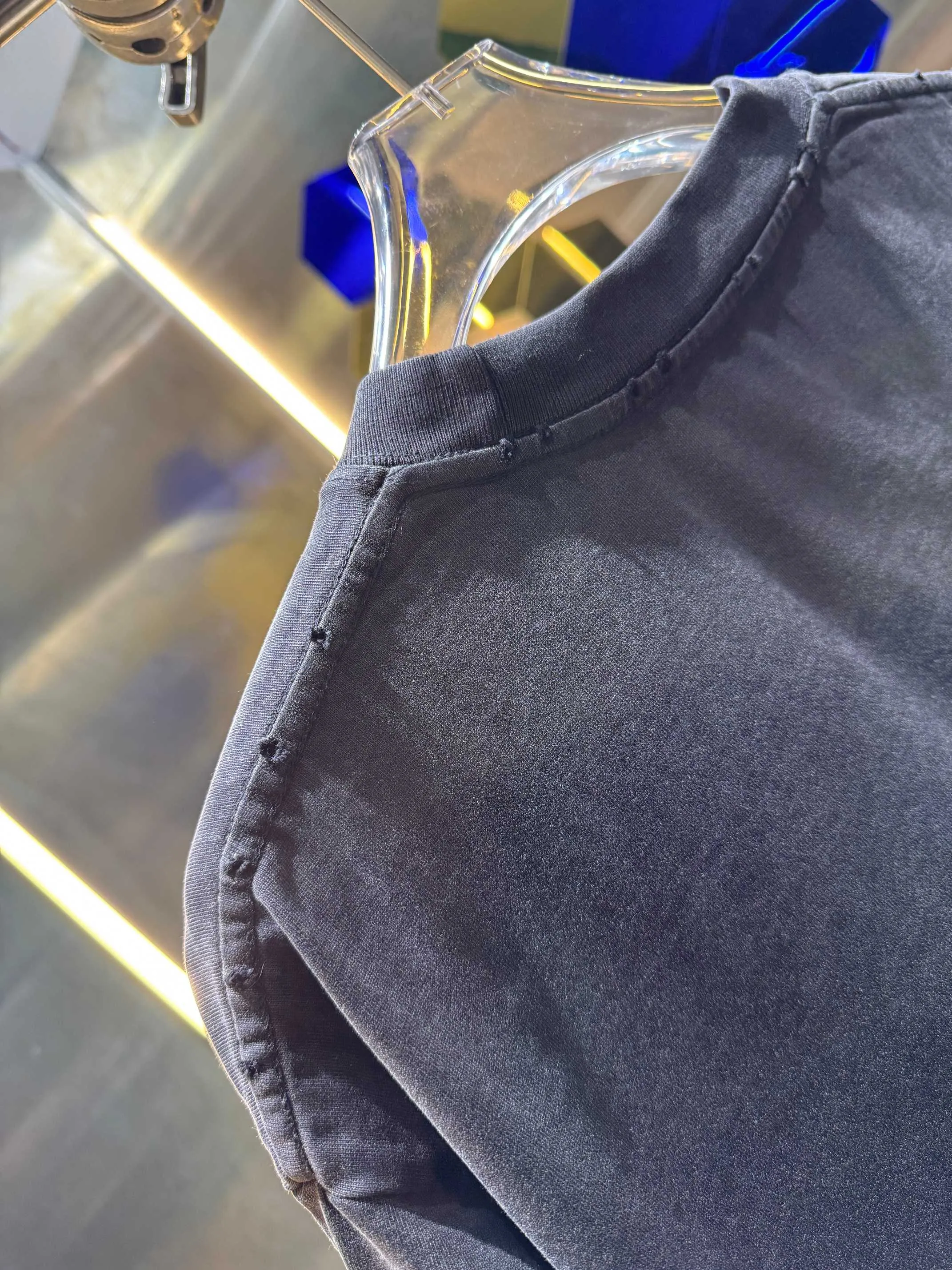 Y 3*Yamamoto*Yoji 2026 Spring and Summer New Arrival Simple signature letter printing technology Y-3 Washed and worn Round neck short-sleeved T-shirt Men and women Same Style Tag Collar label Washed mark Complete with three labels Color: Washed black Washed white Washed gray Brown Size: S M L XL XXL
