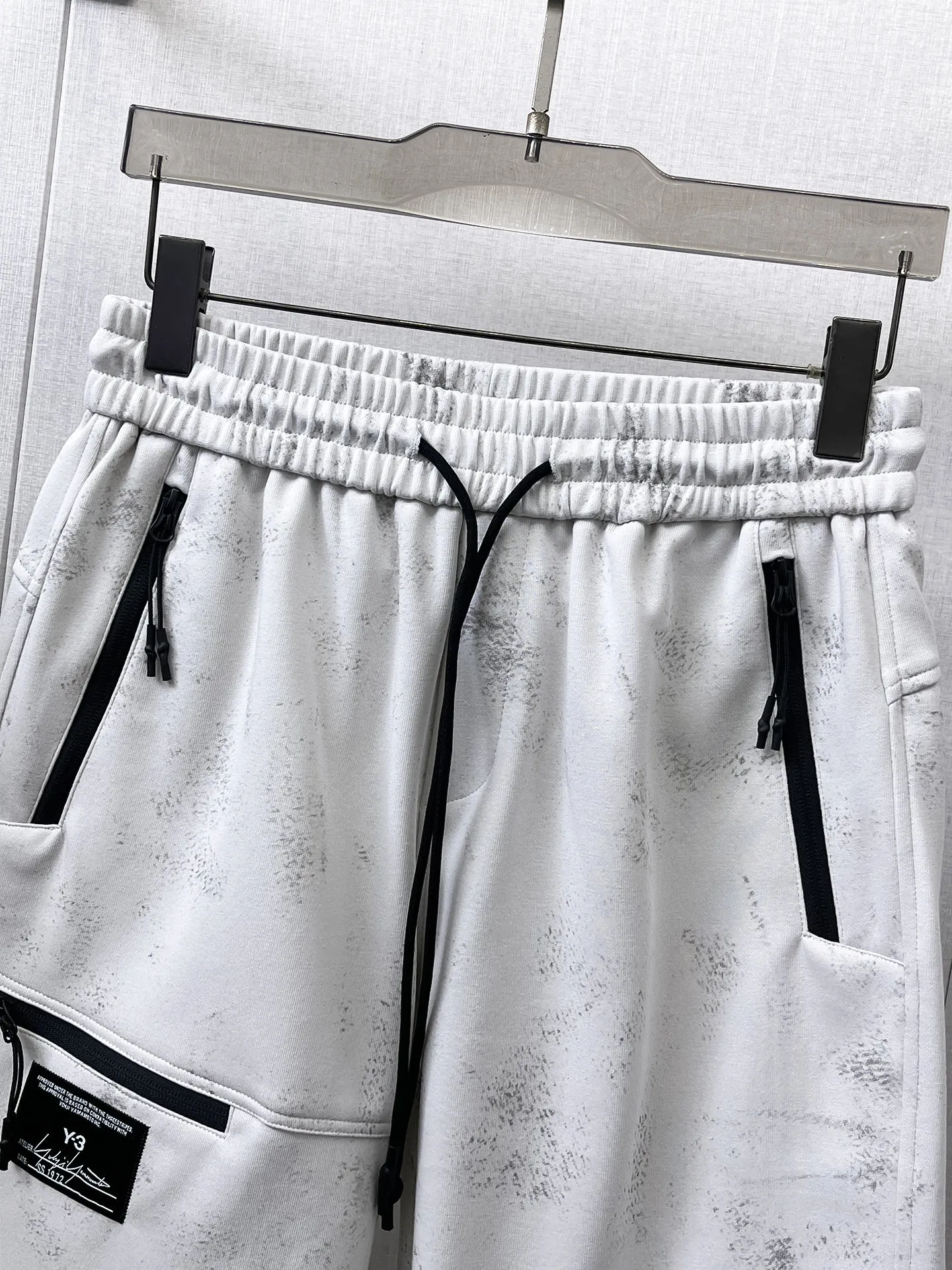 Y 3 Complete three standards 2026 summer New Arrival men's casual shorts, advanced custom-made Breathable fabric Breathable fabric with high elasticity and comfort, impeccable details, top-grade accessories, original logo design concept, delicate and soft feel! The upper body shape is awesome! Size: M-XXXL Please state your height and weight when ordering
