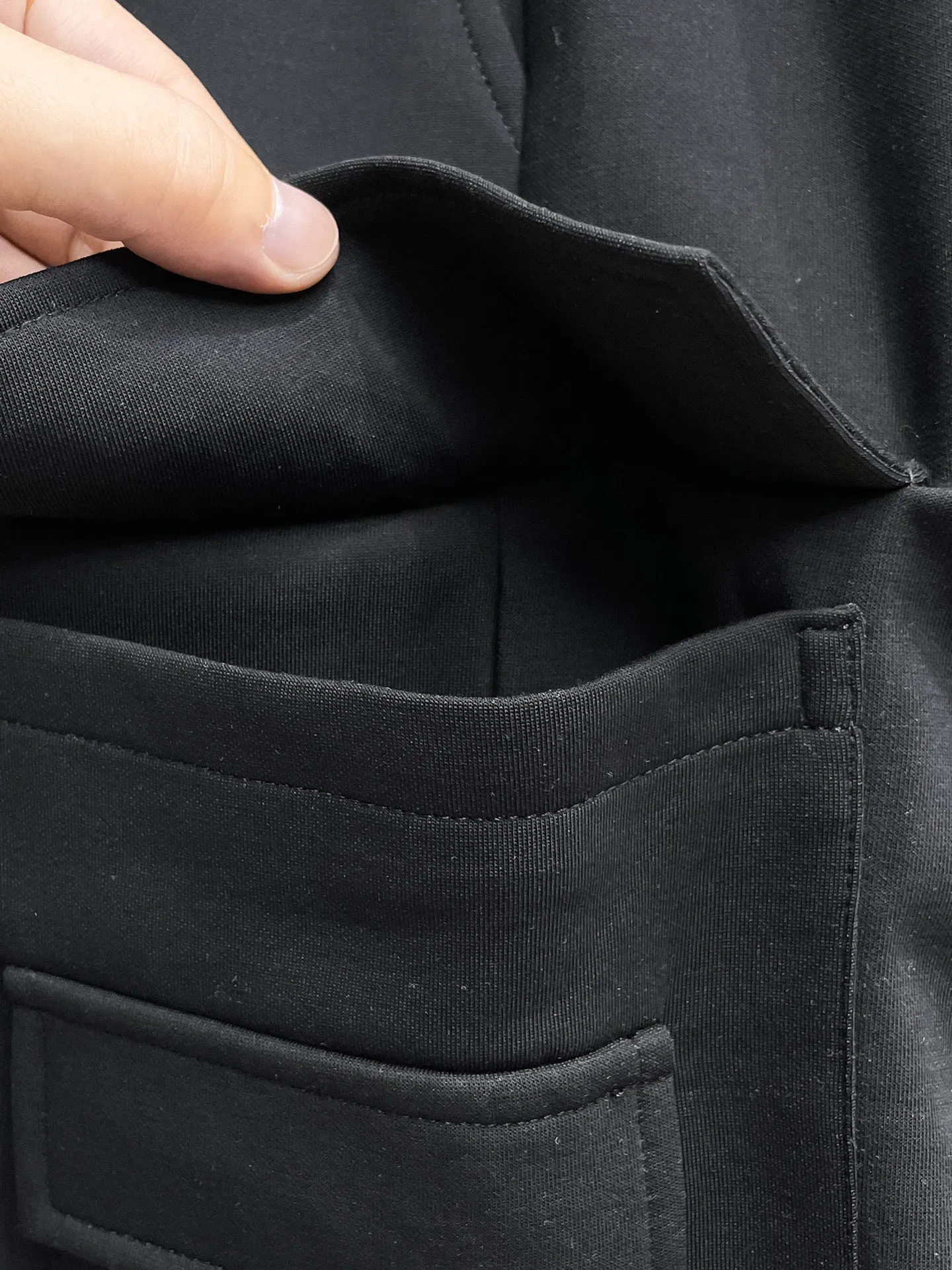 Y 3 Complete three standards 2026 summer New Arrival men's casual shorts, advanced custom-made Breathable fabric Breathable fabric with high elasticity and comfort, impeccable details, top-grade accessories, original logo design concept, delicate and soft feel! The upper body shape is awesome! Size: M-XXXL Please state your height and weight when ordering