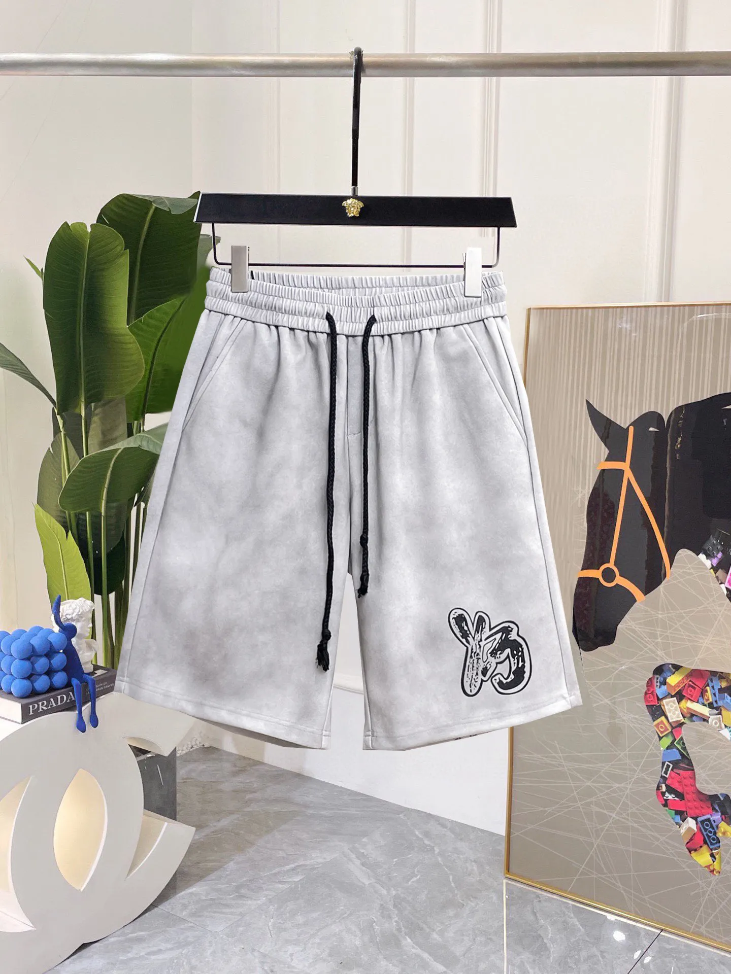 Y 3 Complete three standards 2026 summer New Arrival men's casual shorts, advanced custom-made Breathable fabric Breathable fabric with high elasticity and comfort, impeccable details, top-grade accessories, original logo design concept, delicate and soft feel! The upper body fit is awesome! Size: M-XXXL Please state your height and weight when ordering