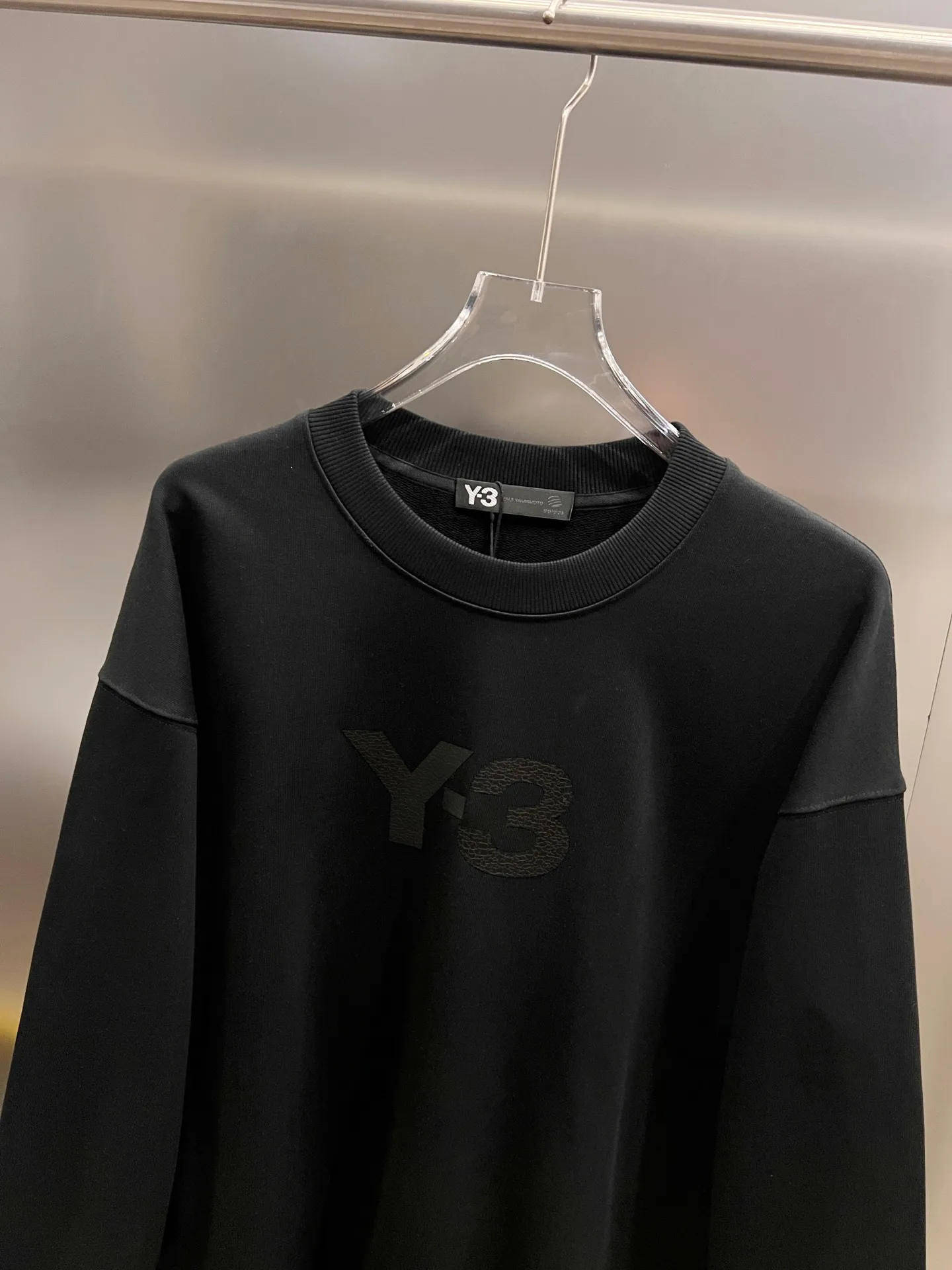 Y 3*Yamamoto*Yoji 2026 Autumn and Winter New Arrival round neck long-sleeved sweatshirt, simple signature letter three-dimensional flocking three-dimensional technology Y-3 customized double yarn plain cotton fabric Premium version! Same Style for Men and Women Loose Version Size S M L XL XXL Five Sizes Black White