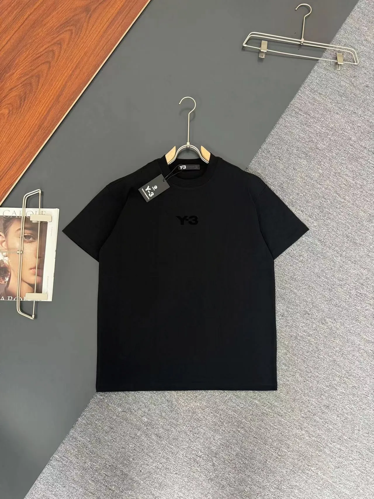 Y-3*Yoji Yamamoto*The most New Arrival round neck fashionable short-sleeved T-shirt in spring and summer, flocking➕printing process logo design, heavyweight pure cotton double yarn pure cotton fabric! Comfortable against the skin, durable and easy to wear, meticulous original craftsmanship, a must-have for casual Versatile Sizes S M L XL XXL