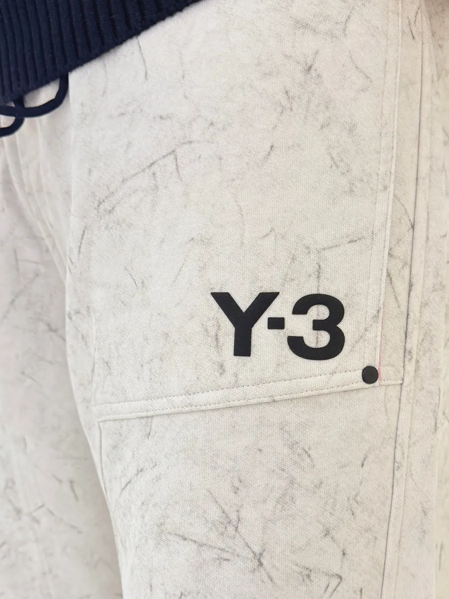 Y 3 🆕2026 Autumn and Winter New Arrival trousers and casual pants🎁 are on sale simultaneously on the official website. Brand Classic LOGO casual pants, customized fabrics, excellent comfort and strong touch. Highly recognisable, perfect appearance and craftsmanship. Size:M-3XL