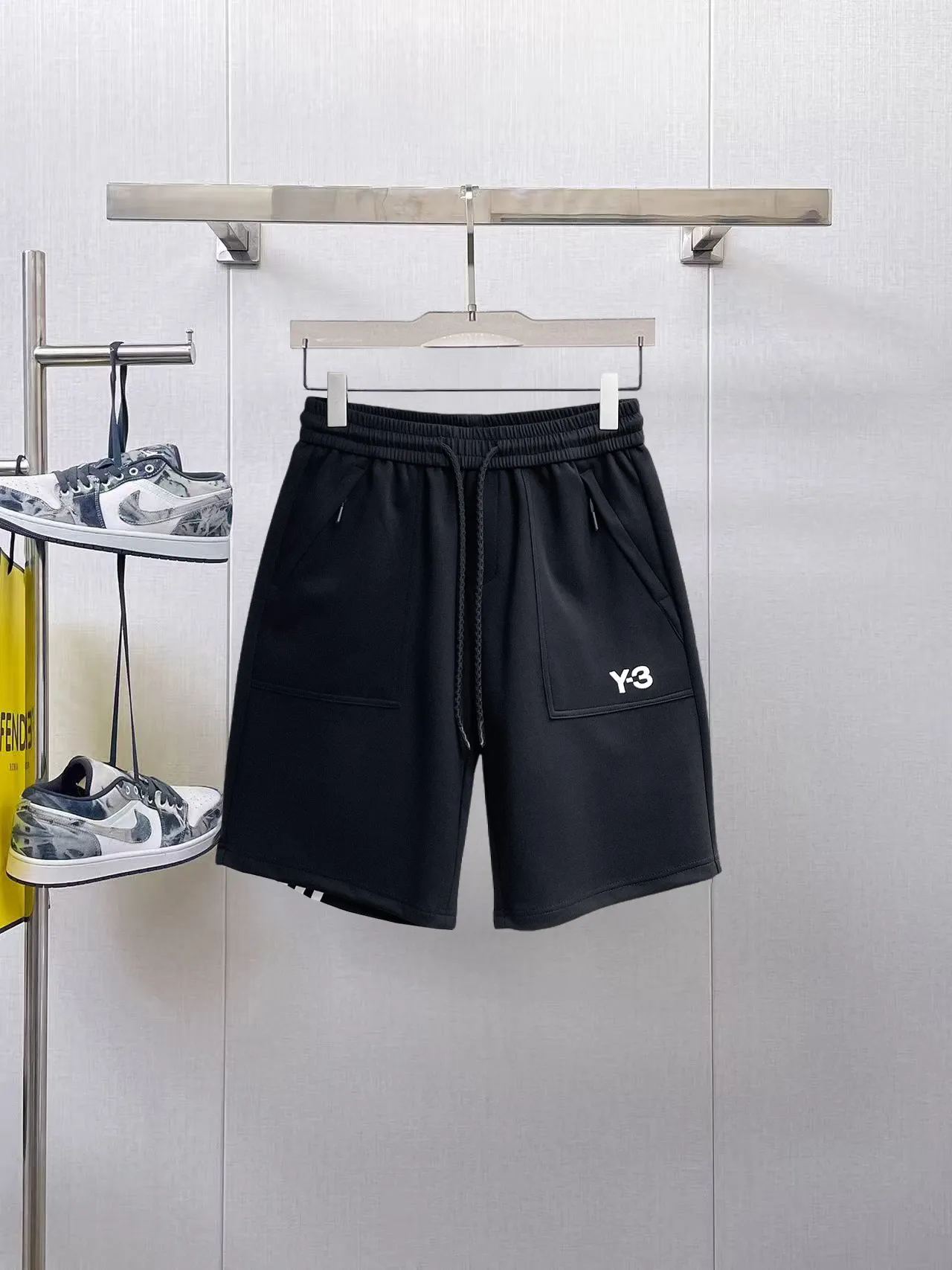 Y 3 Complete three standards 2026 summer New Arrival men's casual shorts, advanced custom-made Breathable fabric Breathable fabric with high elasticity and comfort, impeccable details, top-grade accessories, original logo design concept, delicate and soft feel! The upper body fit is awesome! Size: M-XXXL Please state your height and weight when ordering