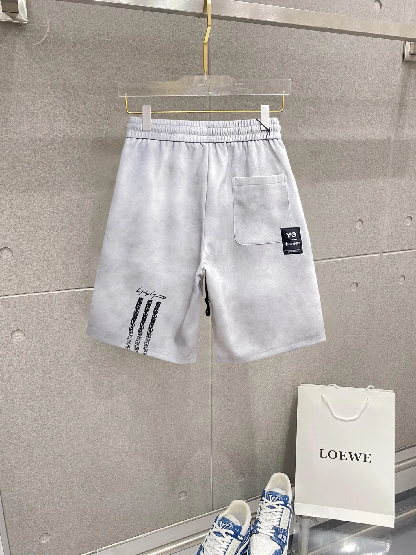 Y 3 Complete three standards 2026 summer New Arrival men's casual shorts, advanced custom-made Breathable fabric Breathable fabric with high elasticity and comfort, impeccable details, top-grade accessories, original logo design concept, delicate and soft feel! The upper body fit is awesome! Size: M-XXXL Please state your height and weight when ordering