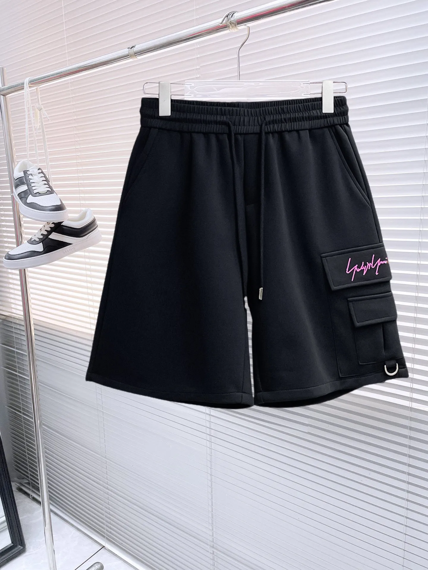 Y 3 Complete three standards 2026 summer New Arrival men's casual shorts, advanced custom-made Breathable fabric Breathable fabric with high elasticity and comfort, impeccable details, top-grade accessories, original logo design concept, delicate and soft feel! The upper body fit is awesome! Size: M-XXXL Please state your height and weight when ordering