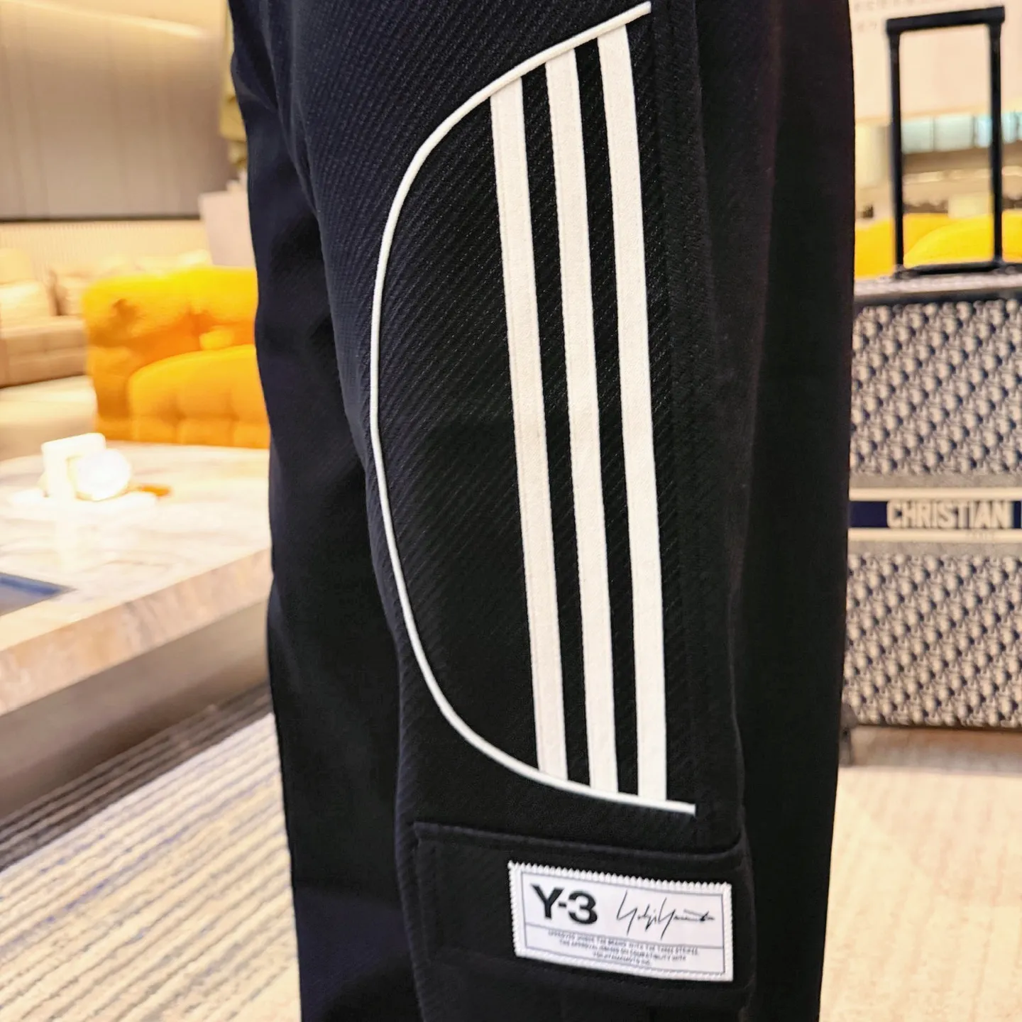 Y 3 [Higher version] The latest 2026 autumn and winter products, available at the counter simultaneously, Original hard goods, fashionable casual trousers and casual trousers, using imported original fabrics, top-grade embroidery 🪡 craft letter pattern logo, original hardware accessories decoration, simple yet fashionable, fashionable and handsome upper body, Sizes: M-3XL