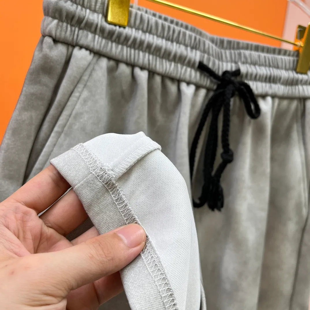 Y 3 Complete three standards 2026 summer New Arrival men's casual shorts, advanced custom-made Breathable fabric Breathable fabric with high elasticity and comfort, impeccable details, top-grade accessories, original logo design concept, delicate and soft feel! The upper body shape is awesome! Size: M-XXXL Please state your height and weight when ordering