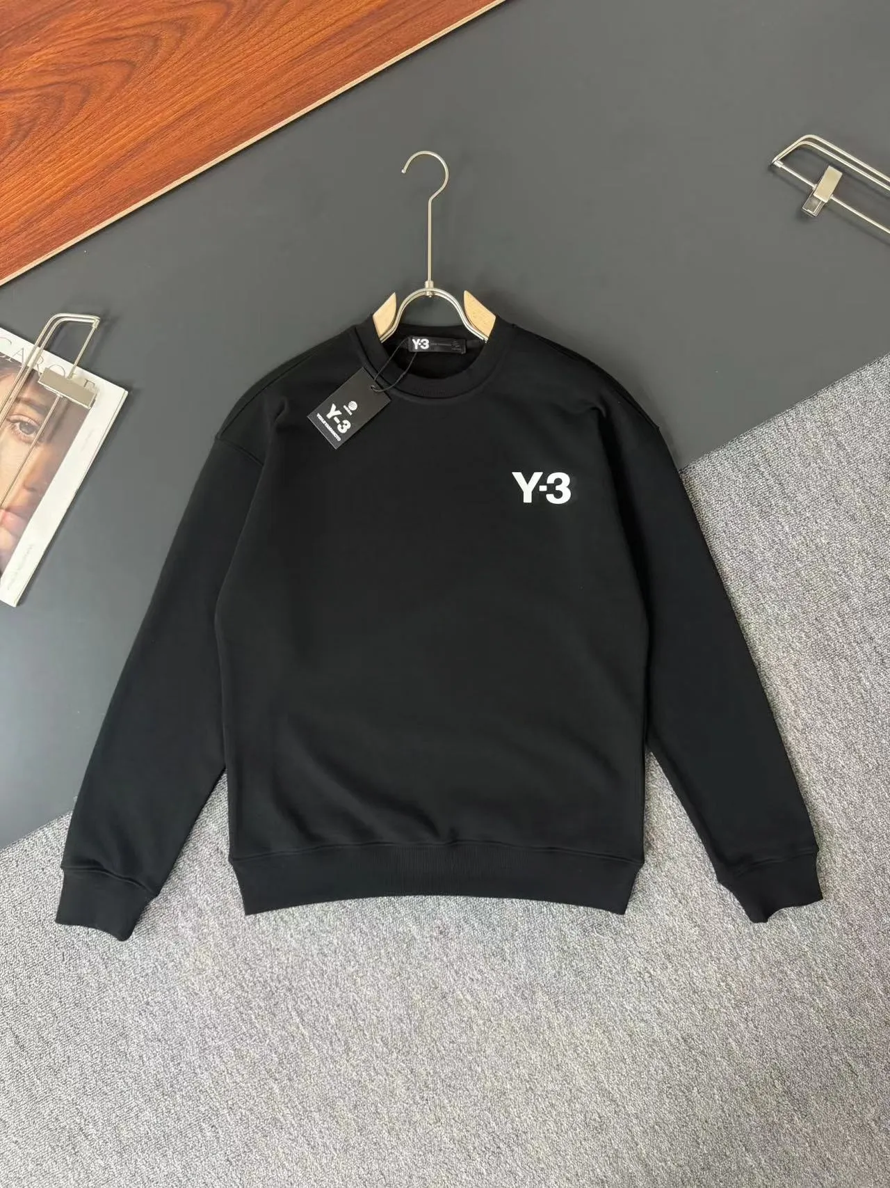 Y-3*Yoji Yamamoto*The most New Arrival round neck fashionable long-sleeved sweatshirt in autumn and winter, thick plate➕silicone process logo design, pure cotton fabric! Comfortable against the skin, durable and easy to wear, meticulous original craftsmanship, a must-have for casual Versatile Sizes S M L XL XXL