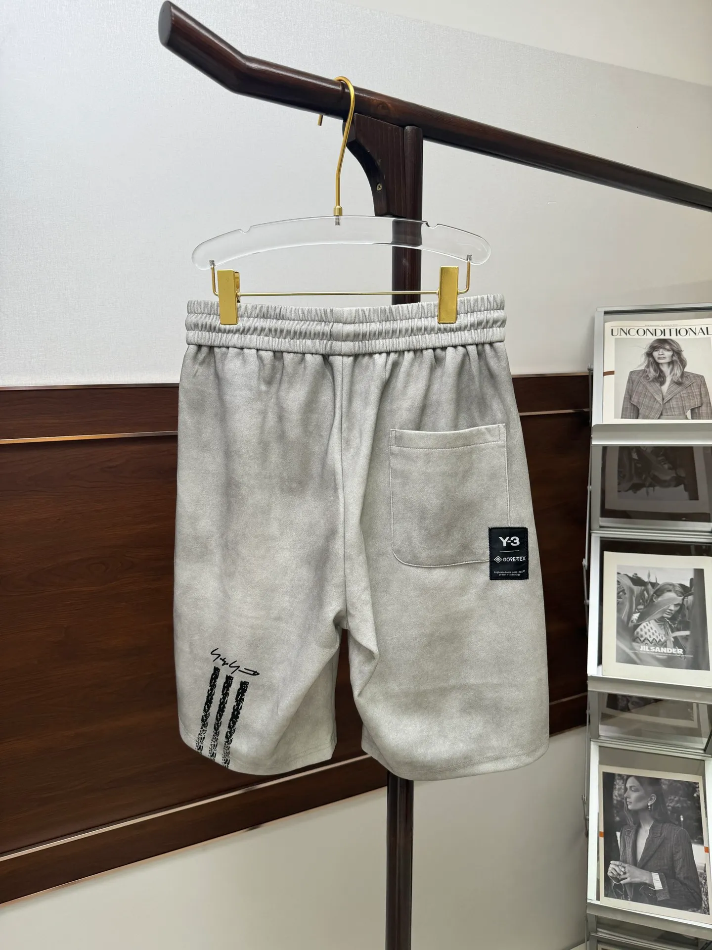 Y 3 Complete three standards 2026 summer New Arrival men's casual shorts, advanced custom-made Breathable fabric Breathable fabric with high elasticity and comfort, impeccable details, top-grade accessories, original logo design concept, delicate and soft feel! The upper body shape is awesome! Size: M-XXXL Please state your height and weight when ordering
